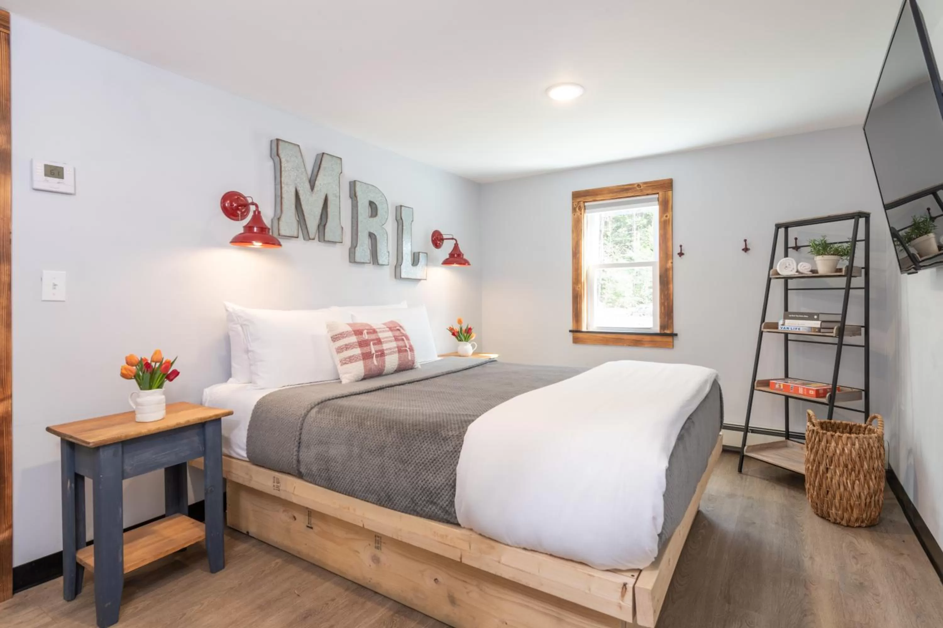 Bedroom, Bed in Mad River Lodge