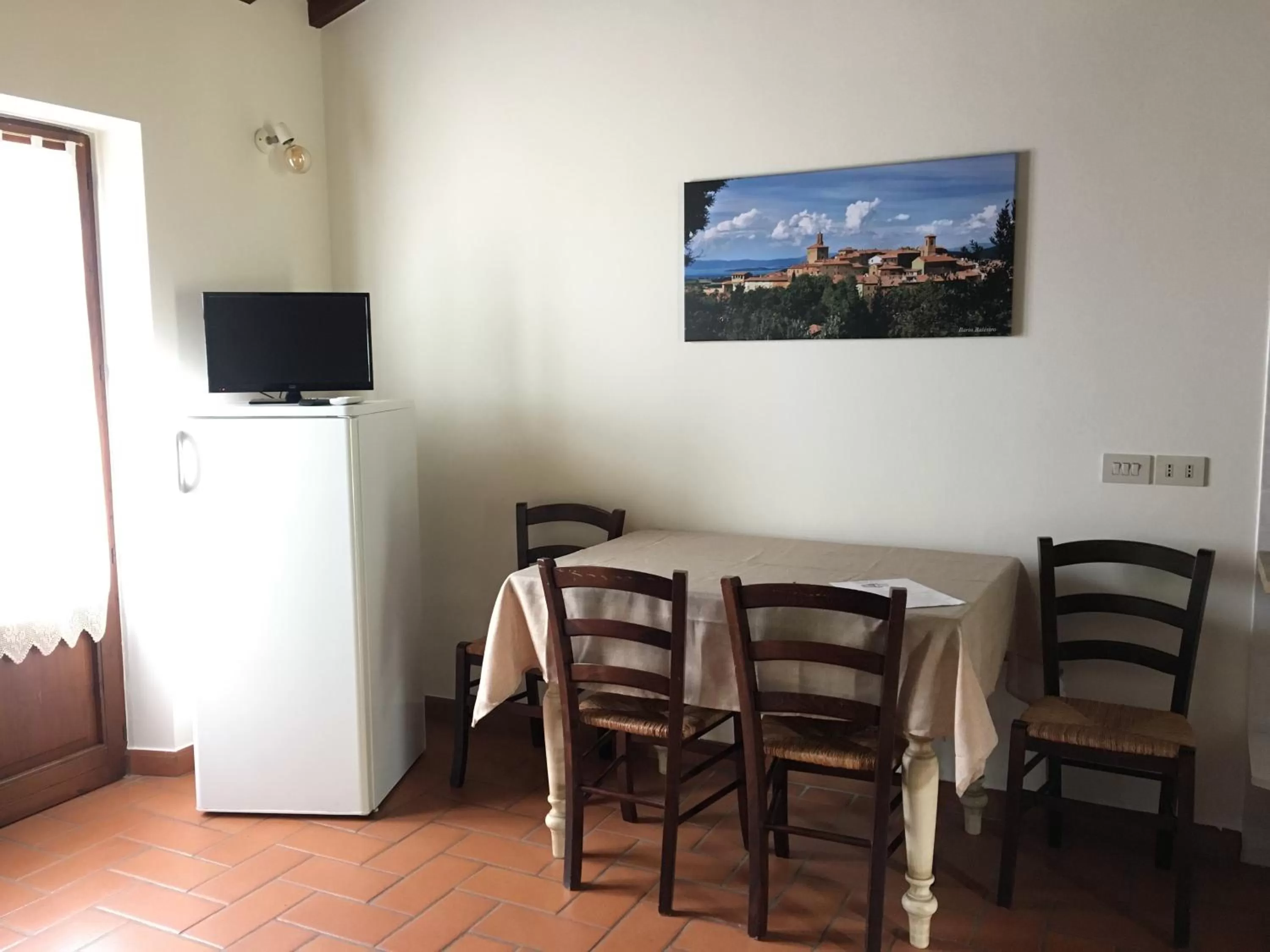 Communal lounge/ TV room, TV/Entertainment Center in Tenuta Badia '99