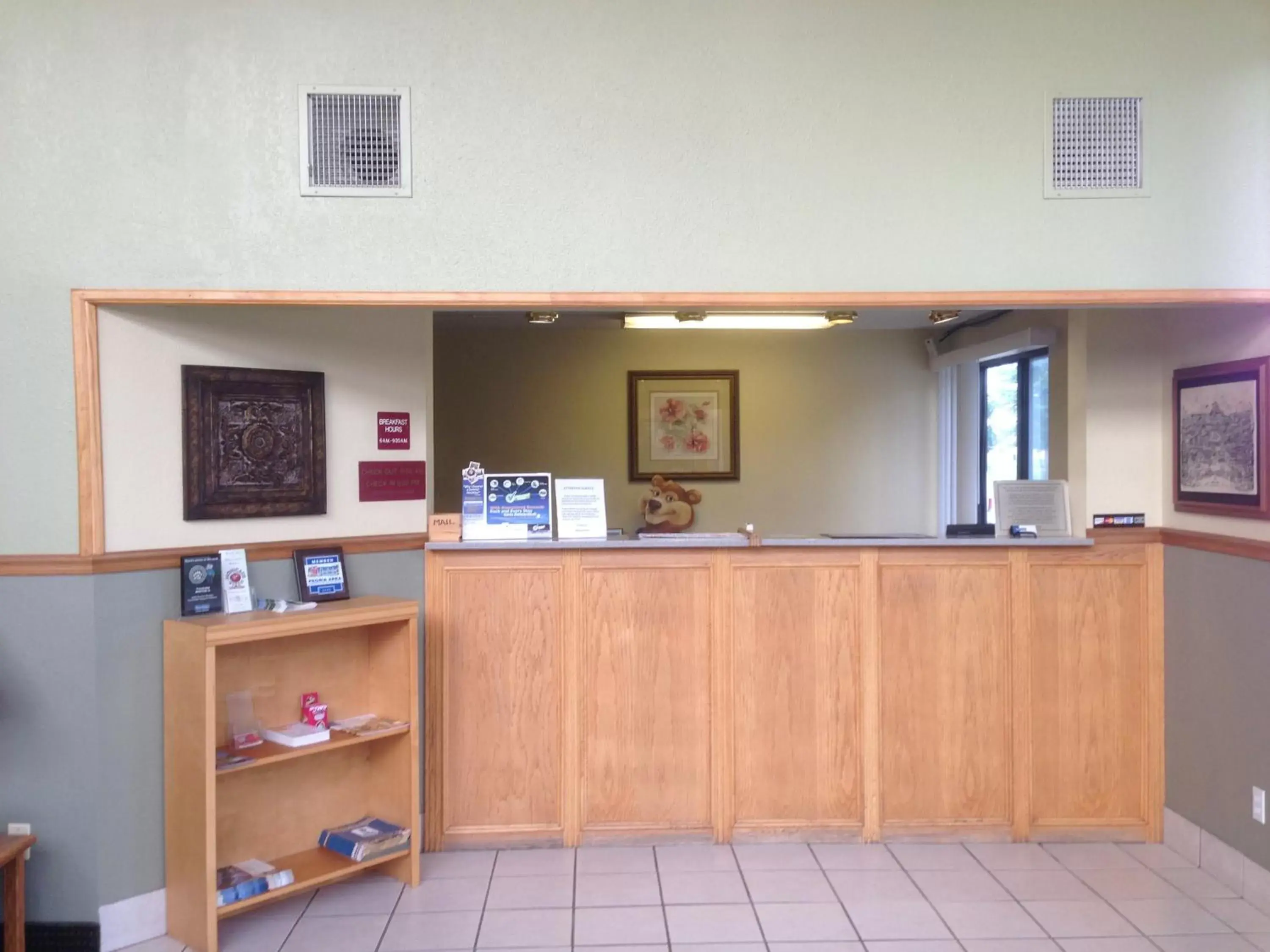 Lobby/Reception in Days Inn by Wyndham Morton