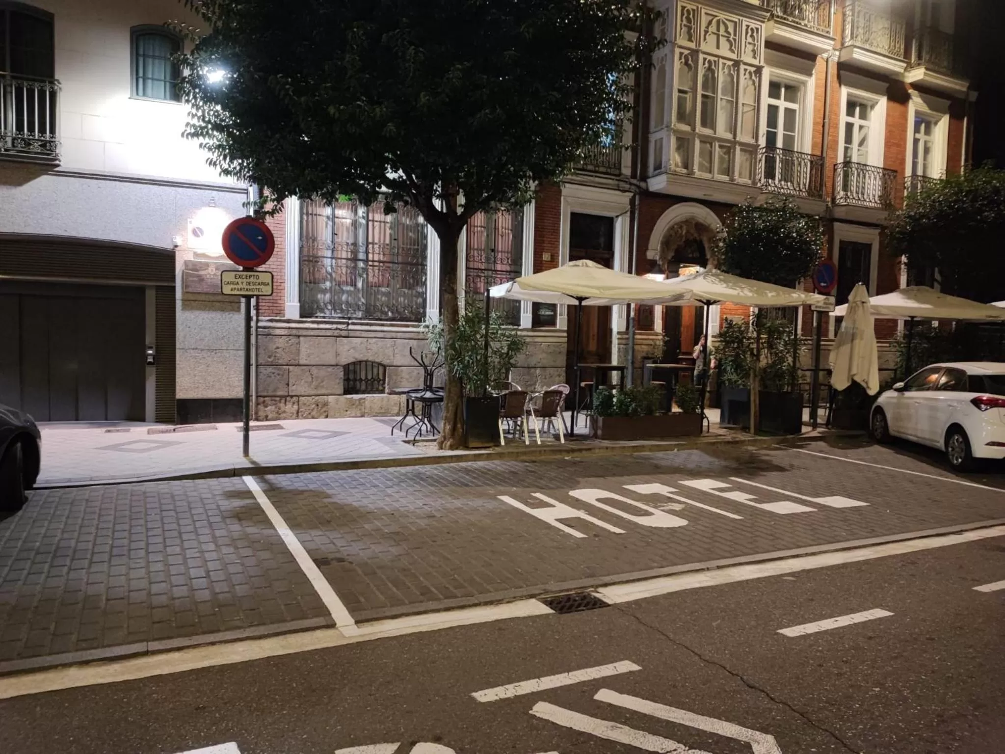 Parking in Nexus Valladolid Suites & Hotel