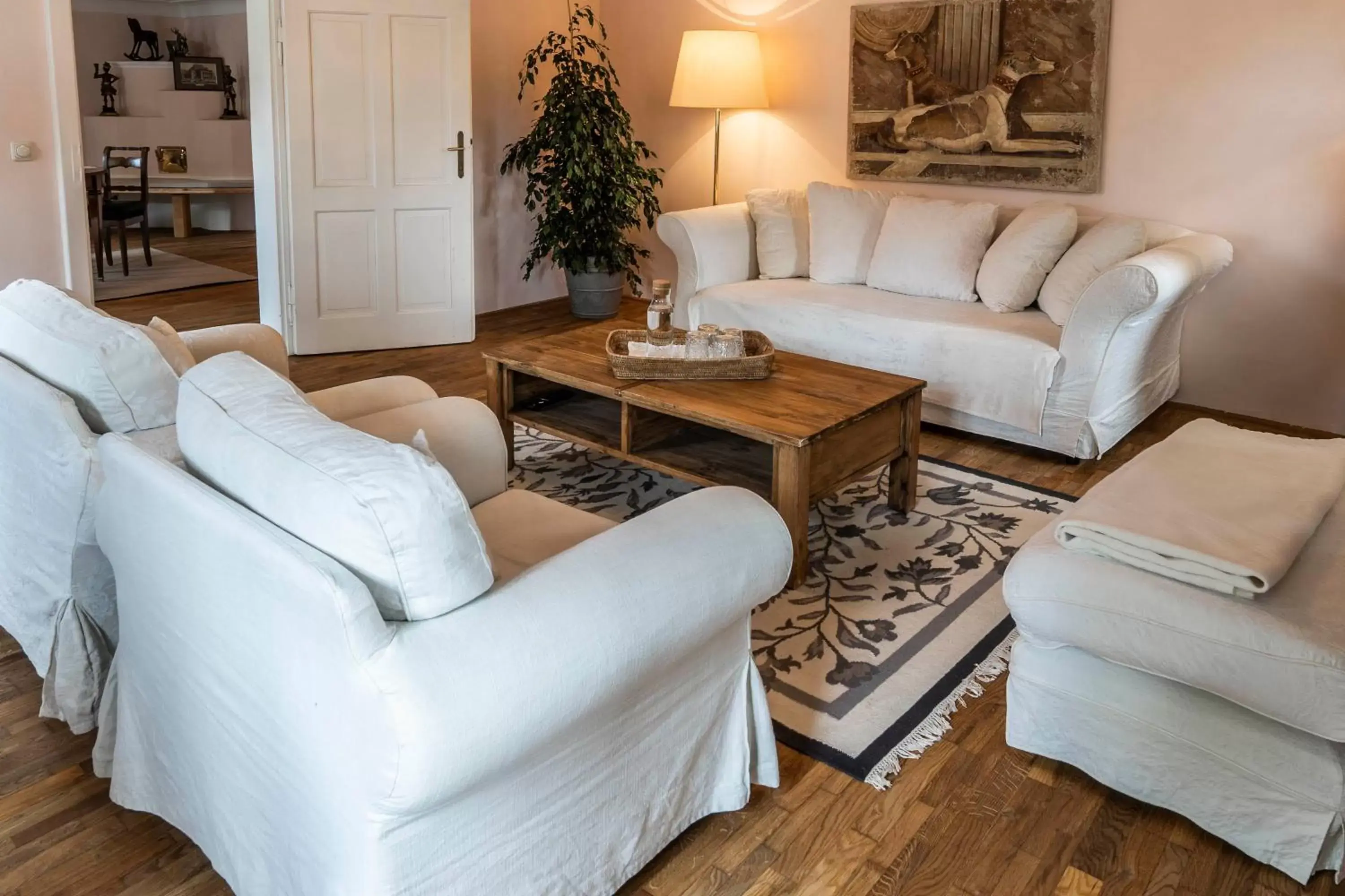 Living room, Seating Area in Schlosswirt zu Anif - Hotel und Restaurant