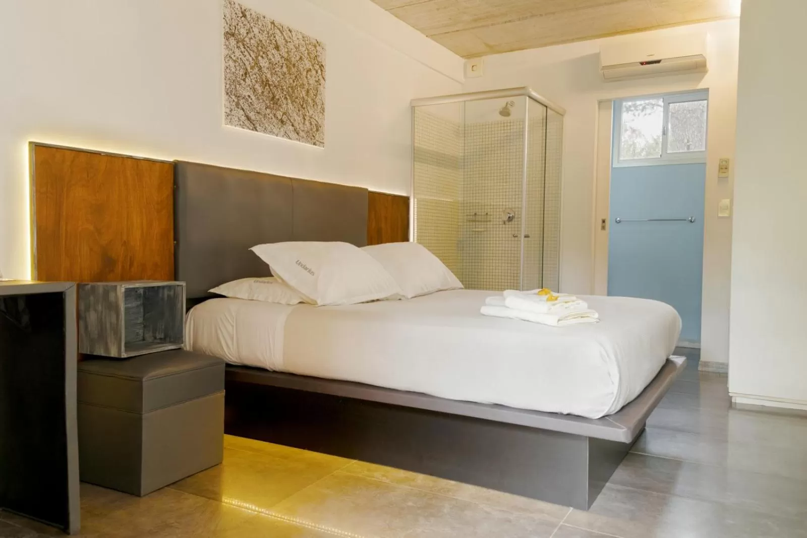 Photo of the whole room, Bed in Undarius Hotel (exclusively gay men)