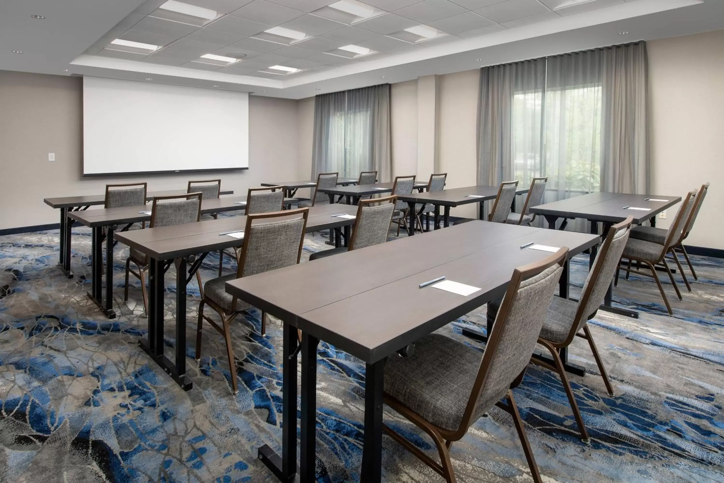 Meeting/conference room in Fairfield Inn & Suites Baltimore BWI Airport
