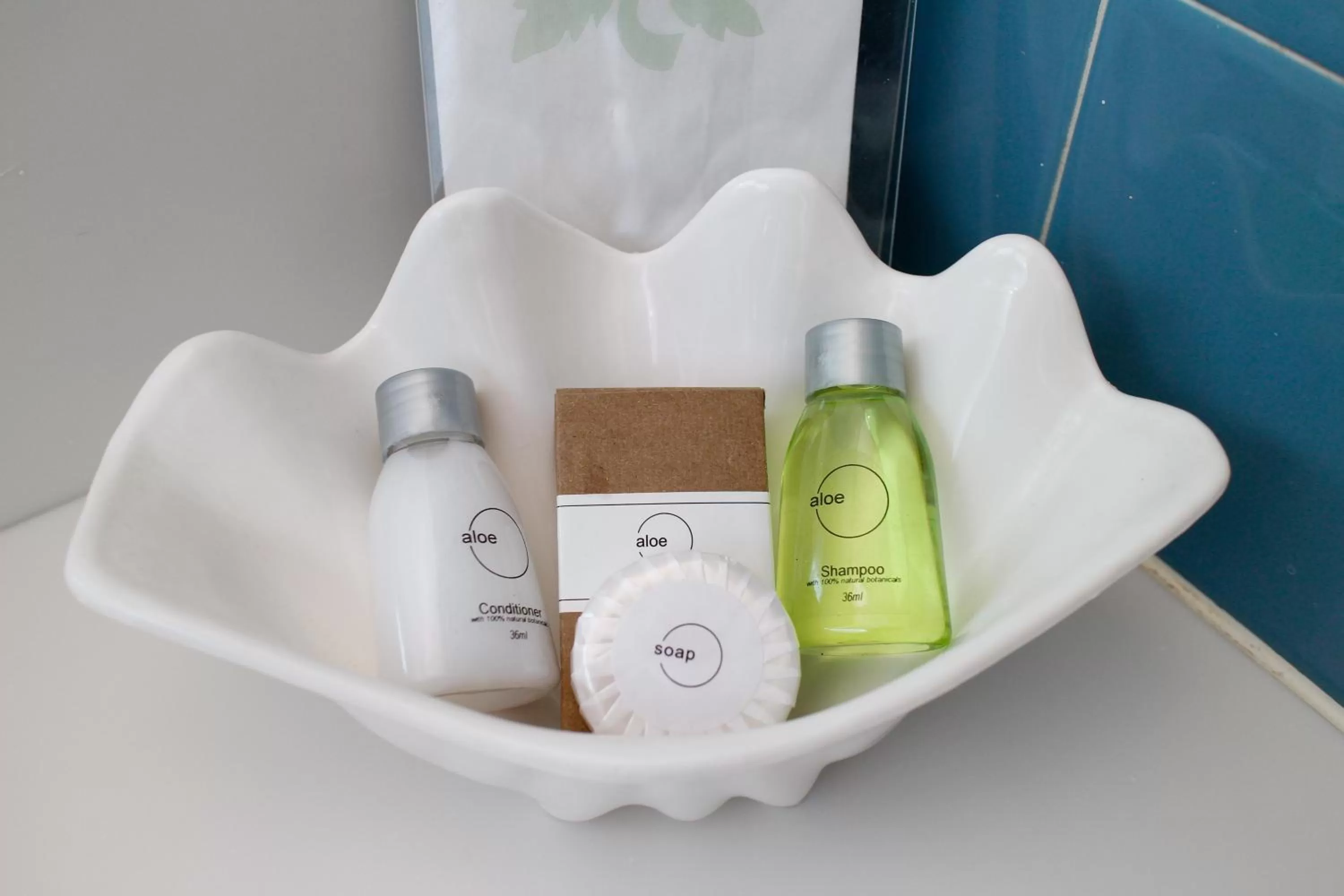 Bathroom in Mid City Motor Inn Queanbeyan