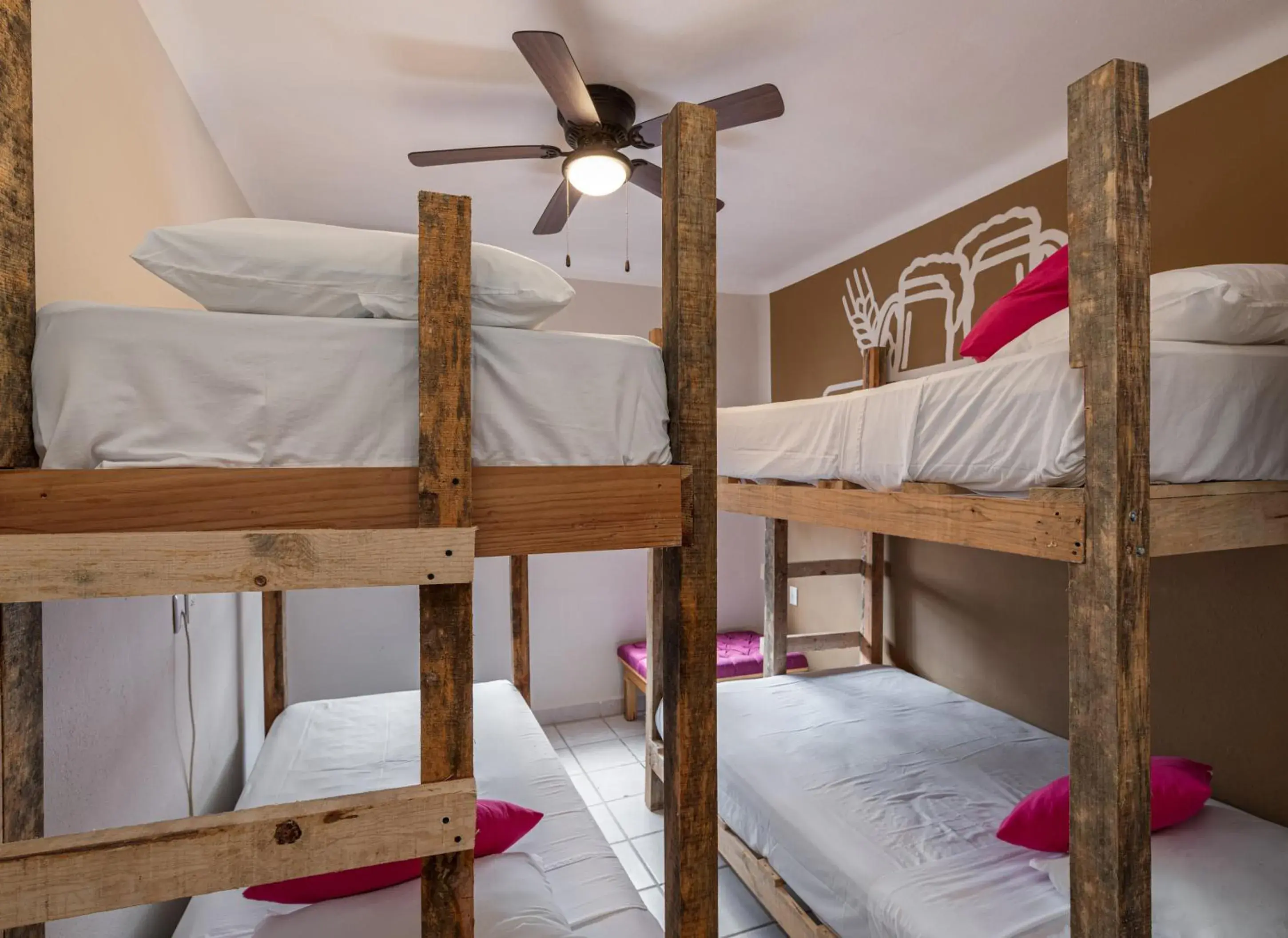 Bunk Bed in Mala Vecindad Playa Beer Hotel