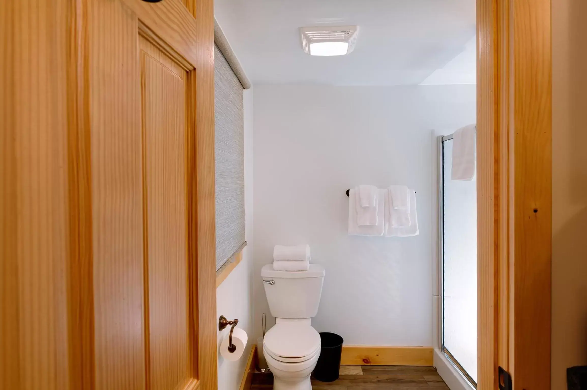 Toilet, Bathroom in Cobble Mountain Lodge