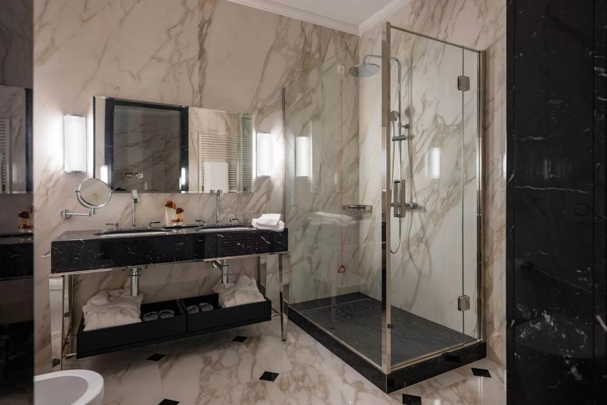 Shower in Grand Hotel Castrocaro Longlife Formula