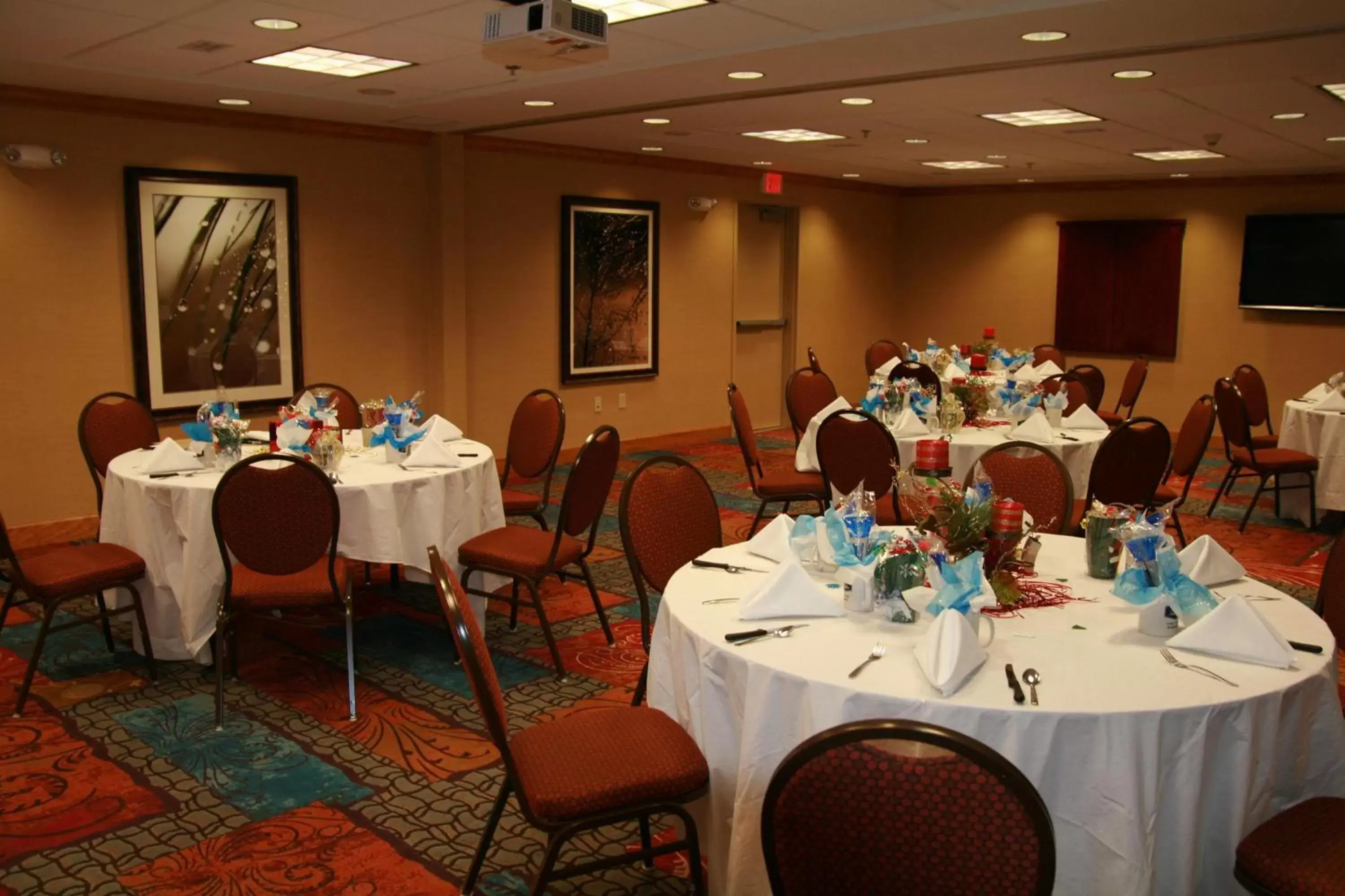Meeting/conference room, Restaurant/Places to Eat in Hampton Inn & Suites Craig, CO