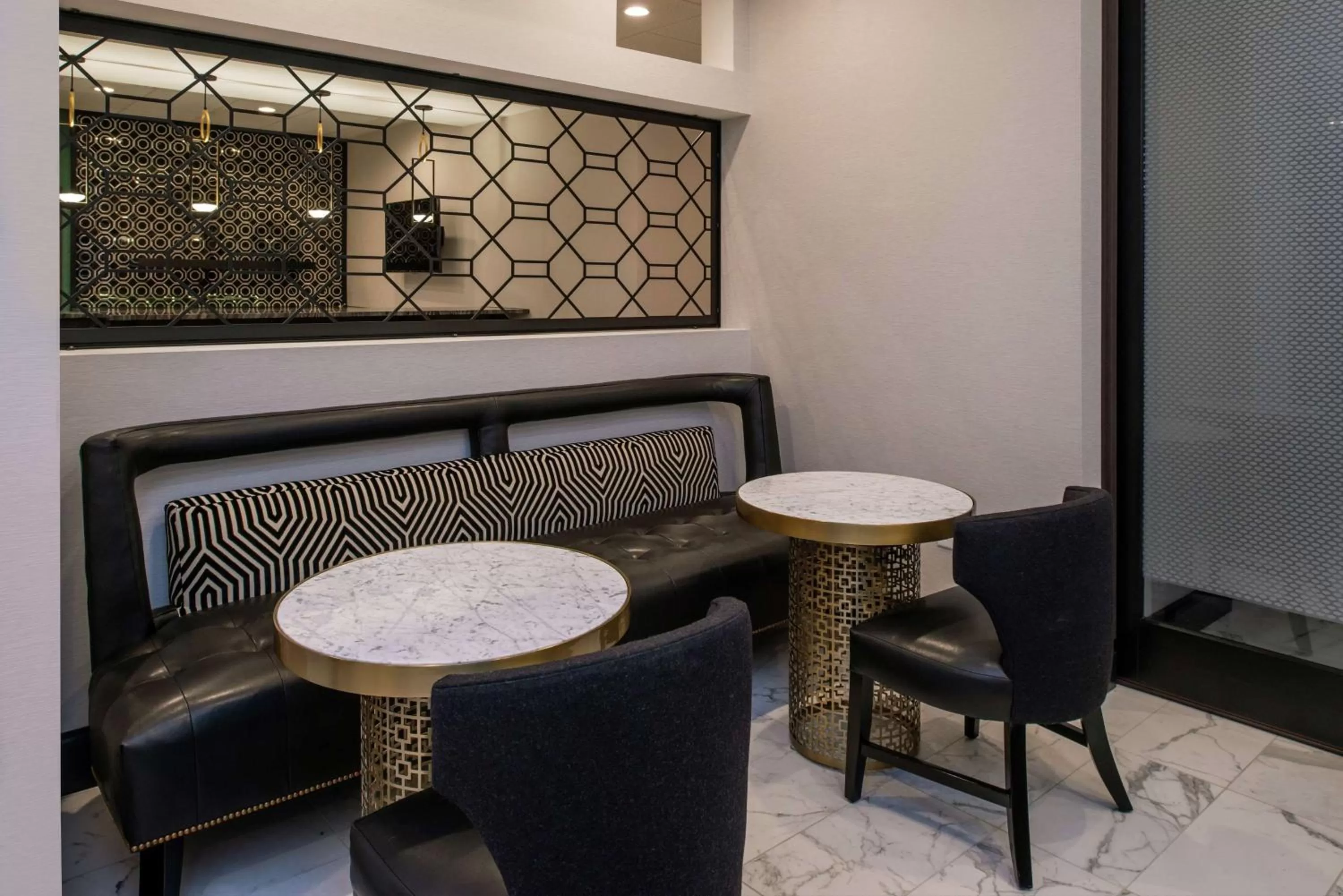 Breakfast in Hampton Inn & Suites Winston-Salem Downtown