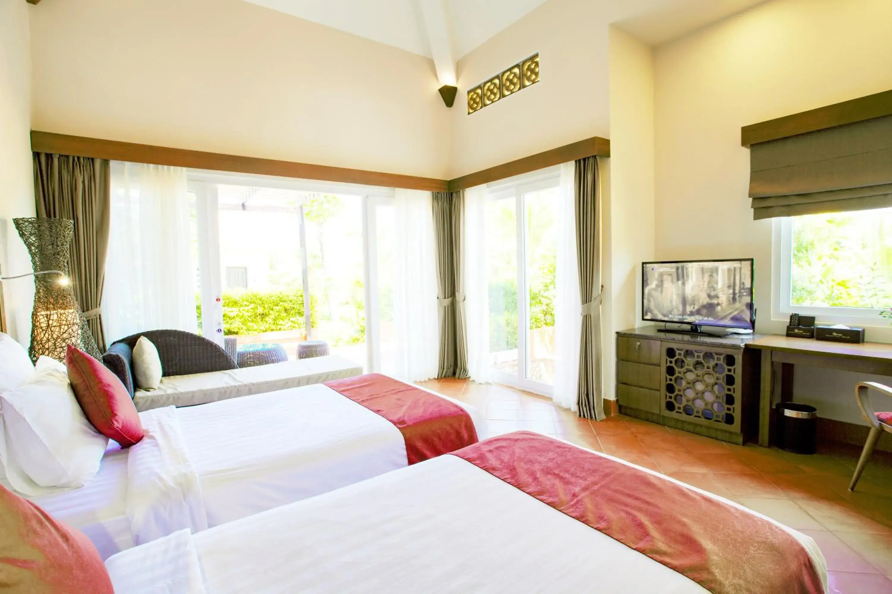 Bed in Mercury Phu Quoc Resort & Villas