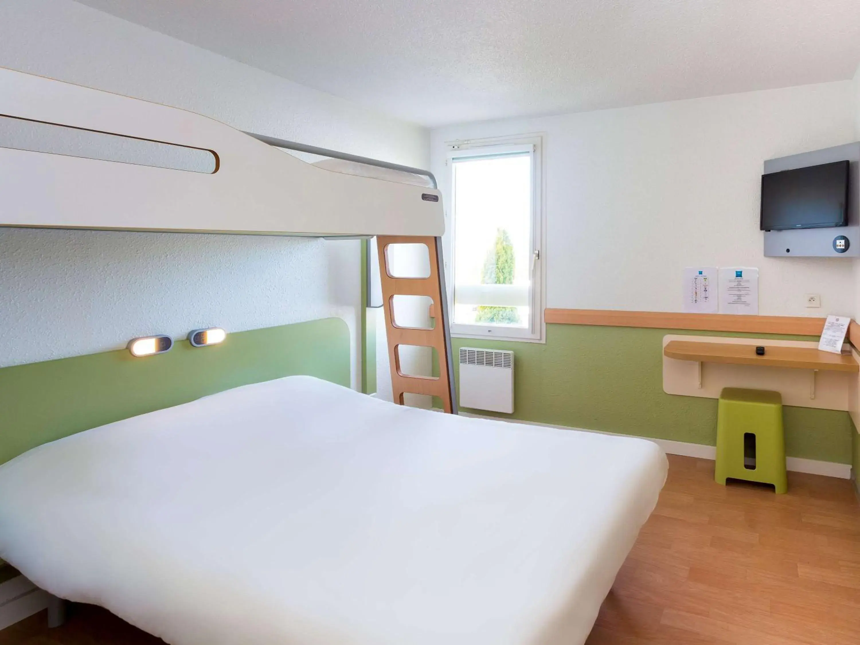 Photo of the whole room in ibis budget Quimper