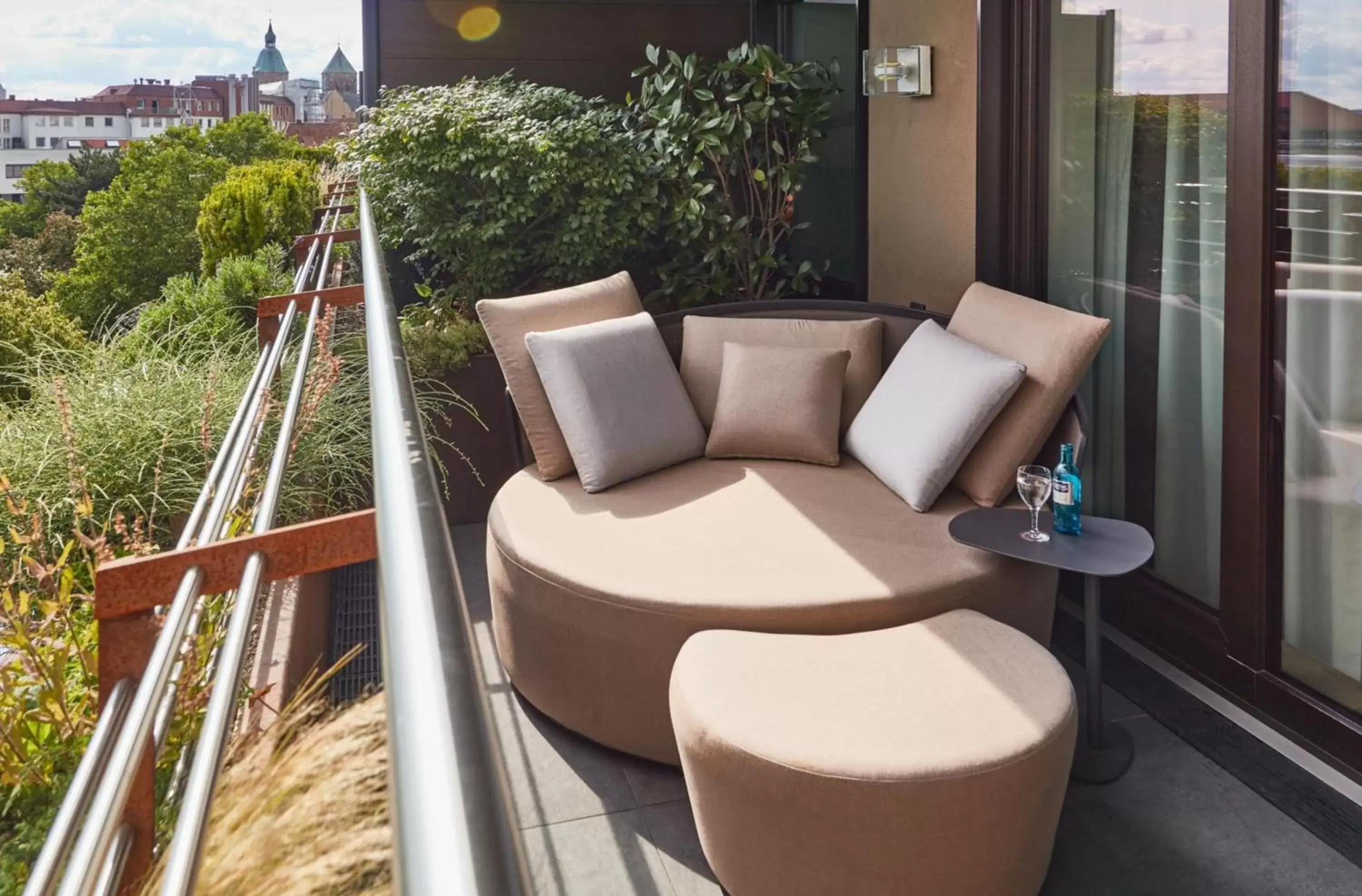 Photo of the whole room in Holiday Inn - Osnabrück by IHG Photo of the whole room in Holiday Inn - Osnabrück by IHG