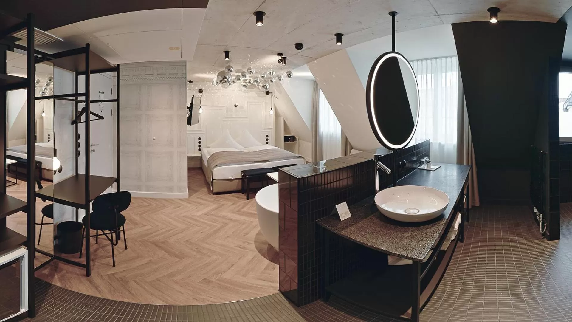 Photo of the whole room, Bed in Hotel Sonne