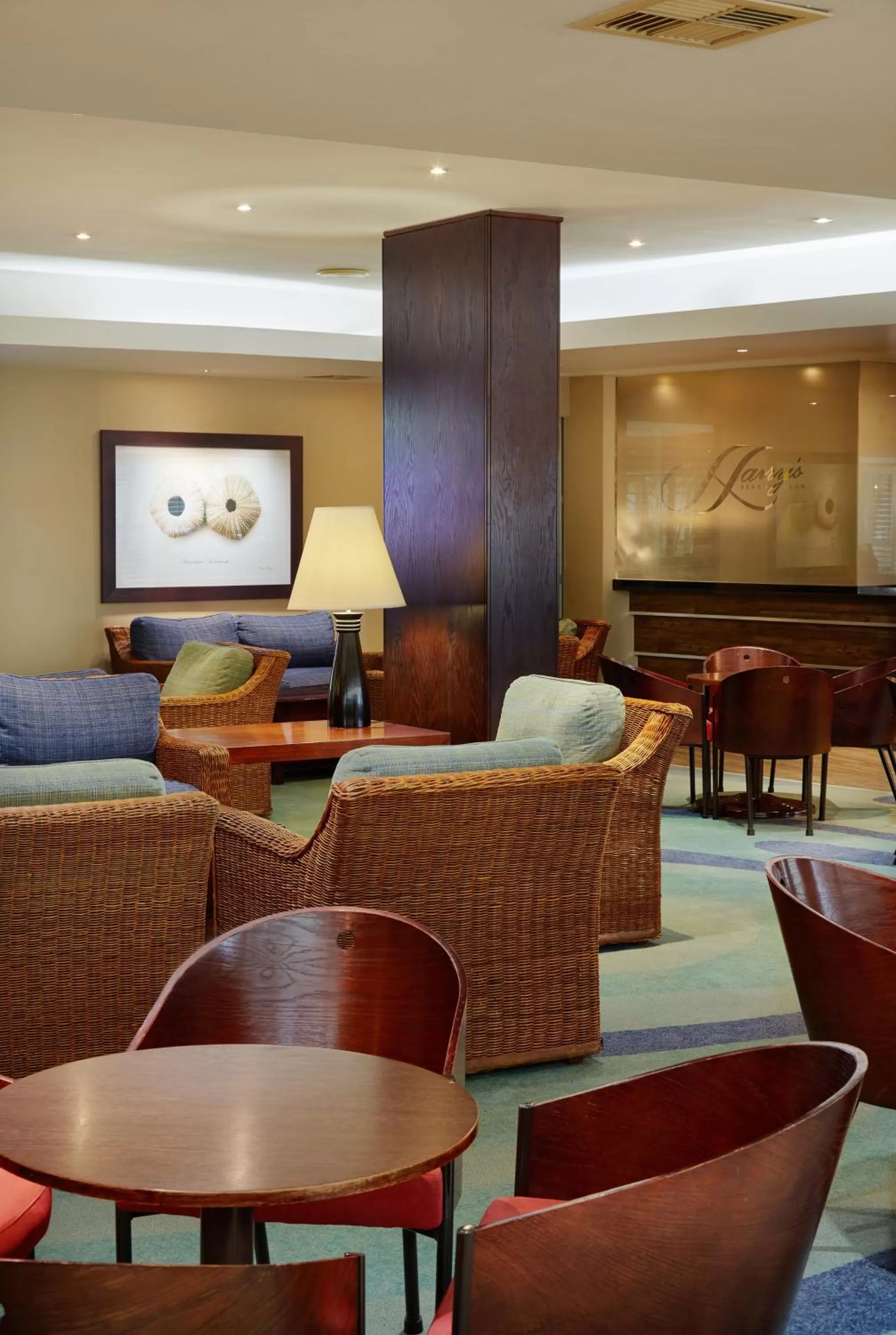 Restaurant/places to eat in First Group Breakers Resort - Official