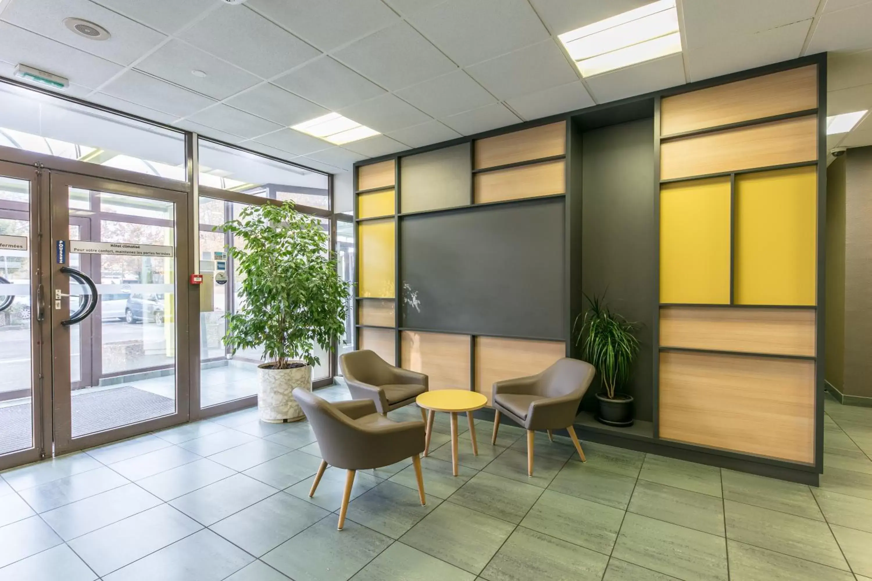 Lobby or reception in B&B HOTEL Toulouse Centre Canal du Midi