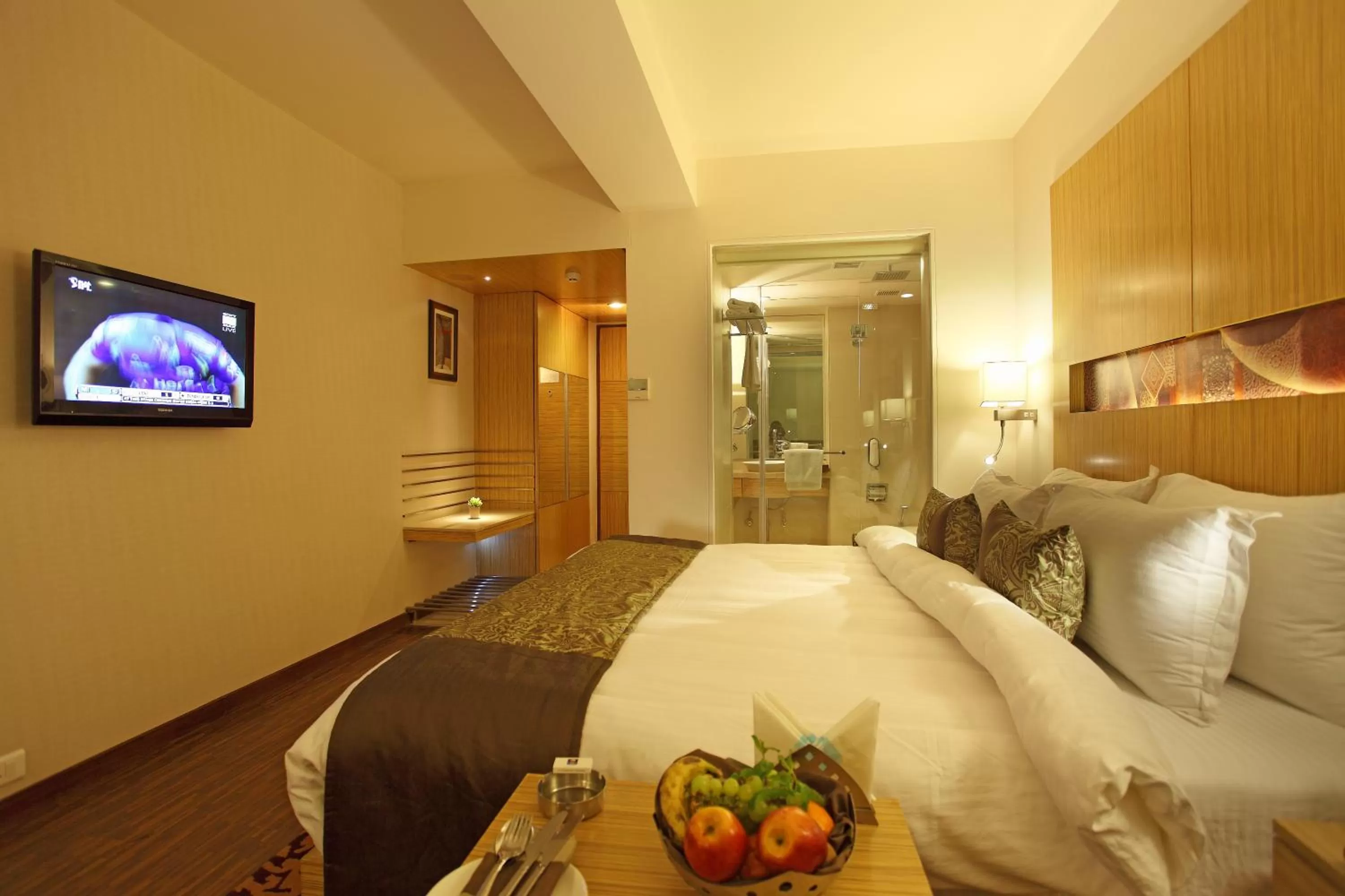 TV and multimedia, Bed in Comfort Inn Legacy