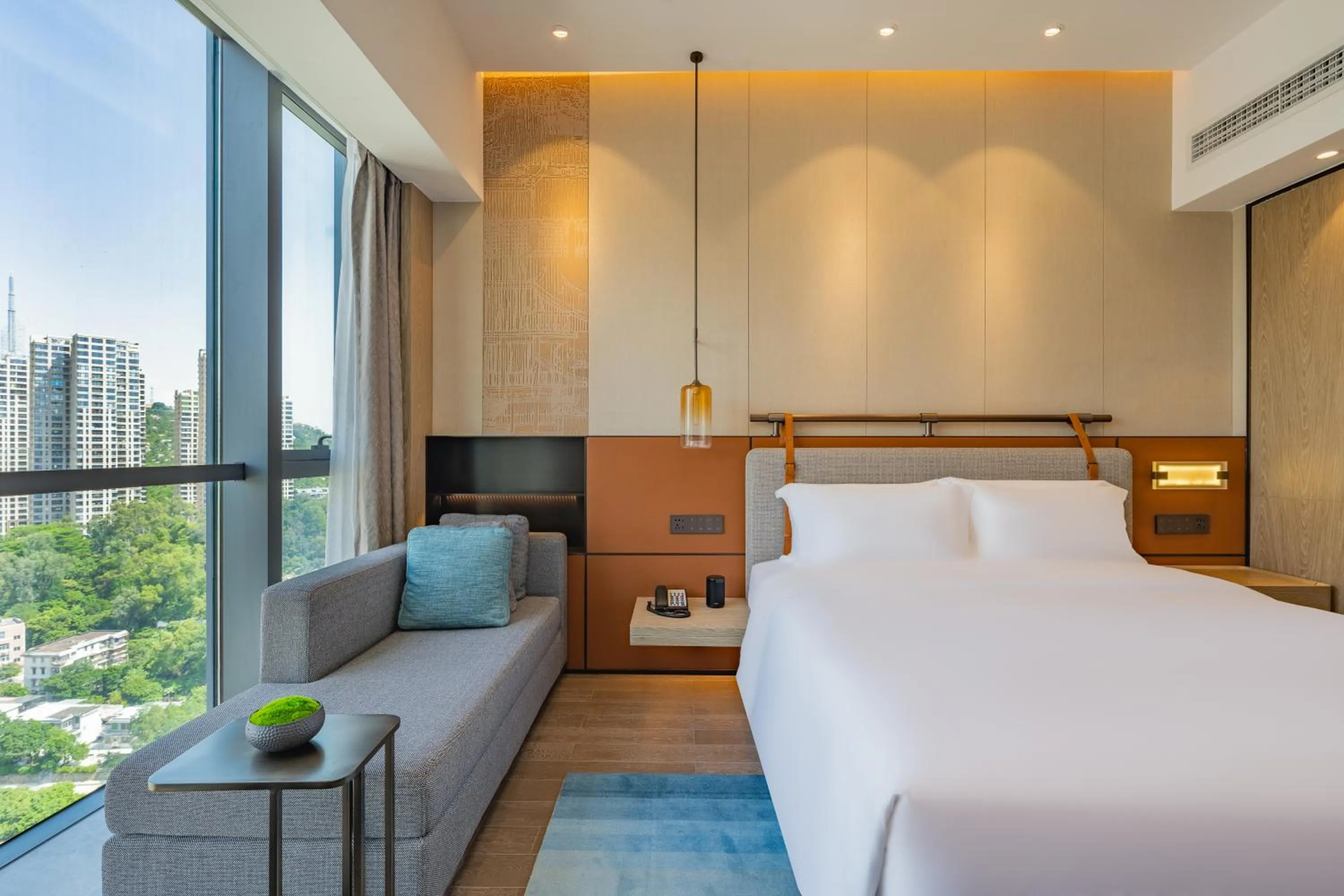 Bed in Holiday Inn Zhuhai City Center by IHG