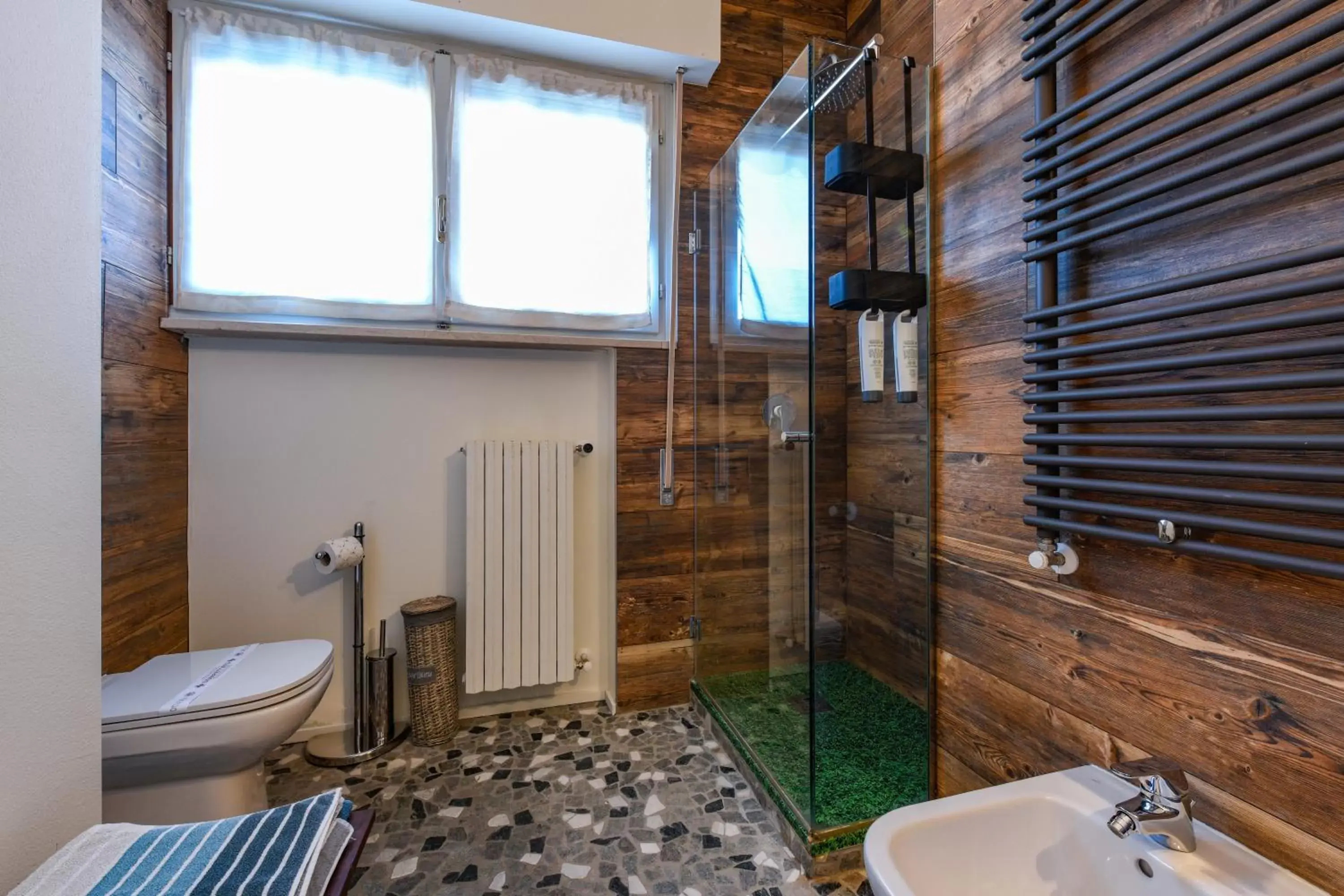 Bathroom in Villa Giulia Rooms & Bike