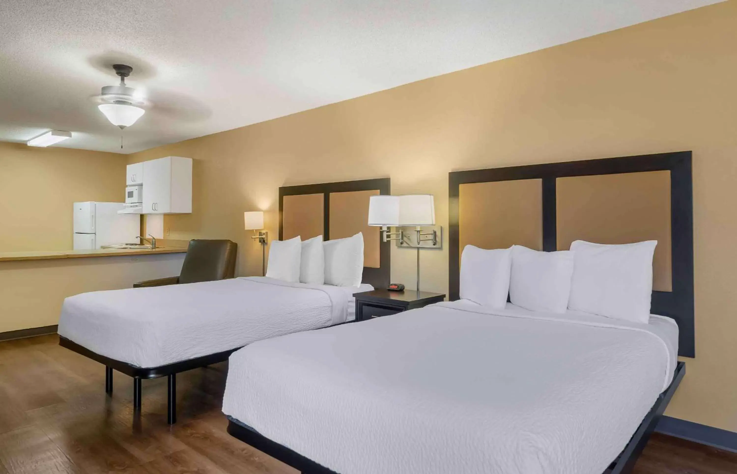 Bedroom, Bed in Extended Stay America Suites - St Petersburg - Clearwater - Executive Dr