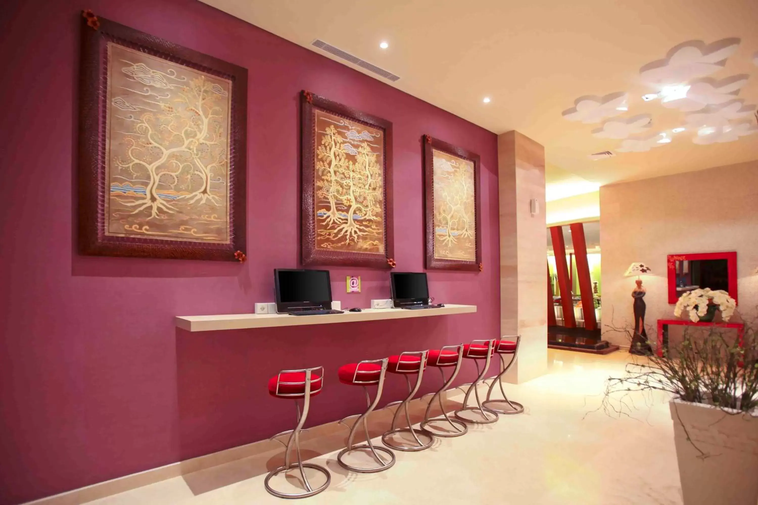Business facilities, Lounge/Bar in Ibis Styles Bali Denpasar