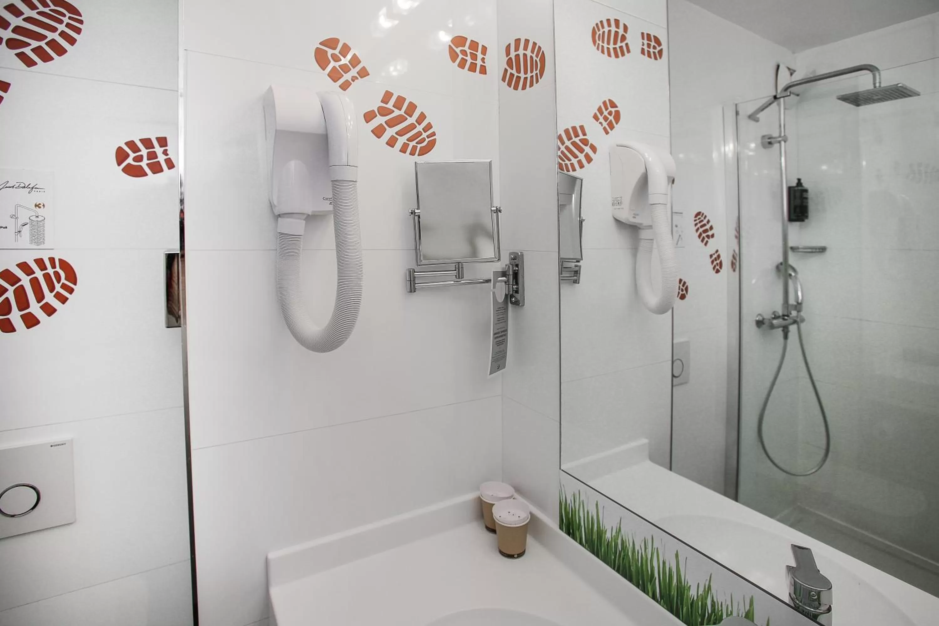 Bathroom in Ibis Styles Lisieux Normandie