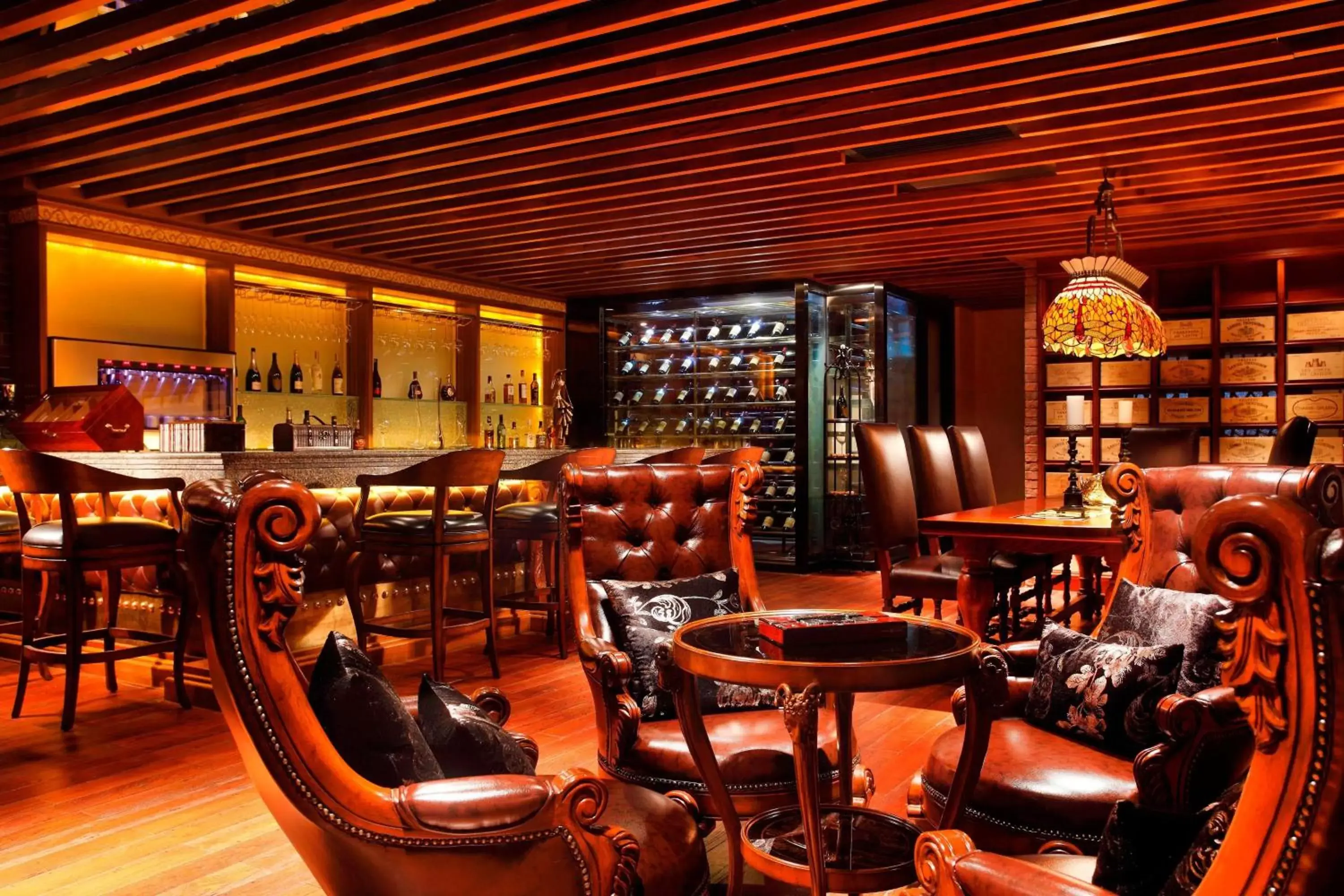 Lounge or bar, Restaurant/Places to Eat in Sheraton Haikou Hotel