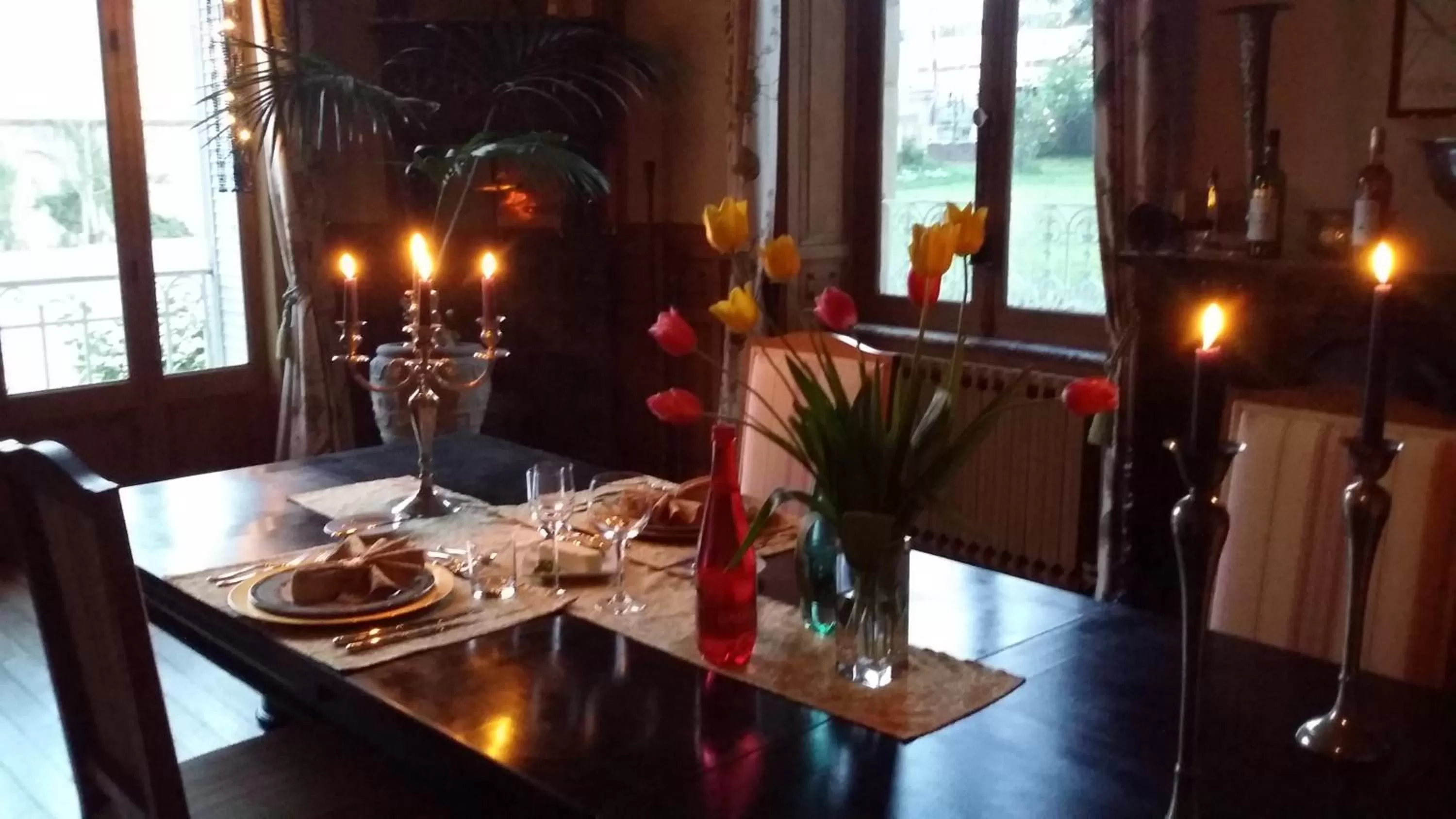 Dining area in MaisonMazerand