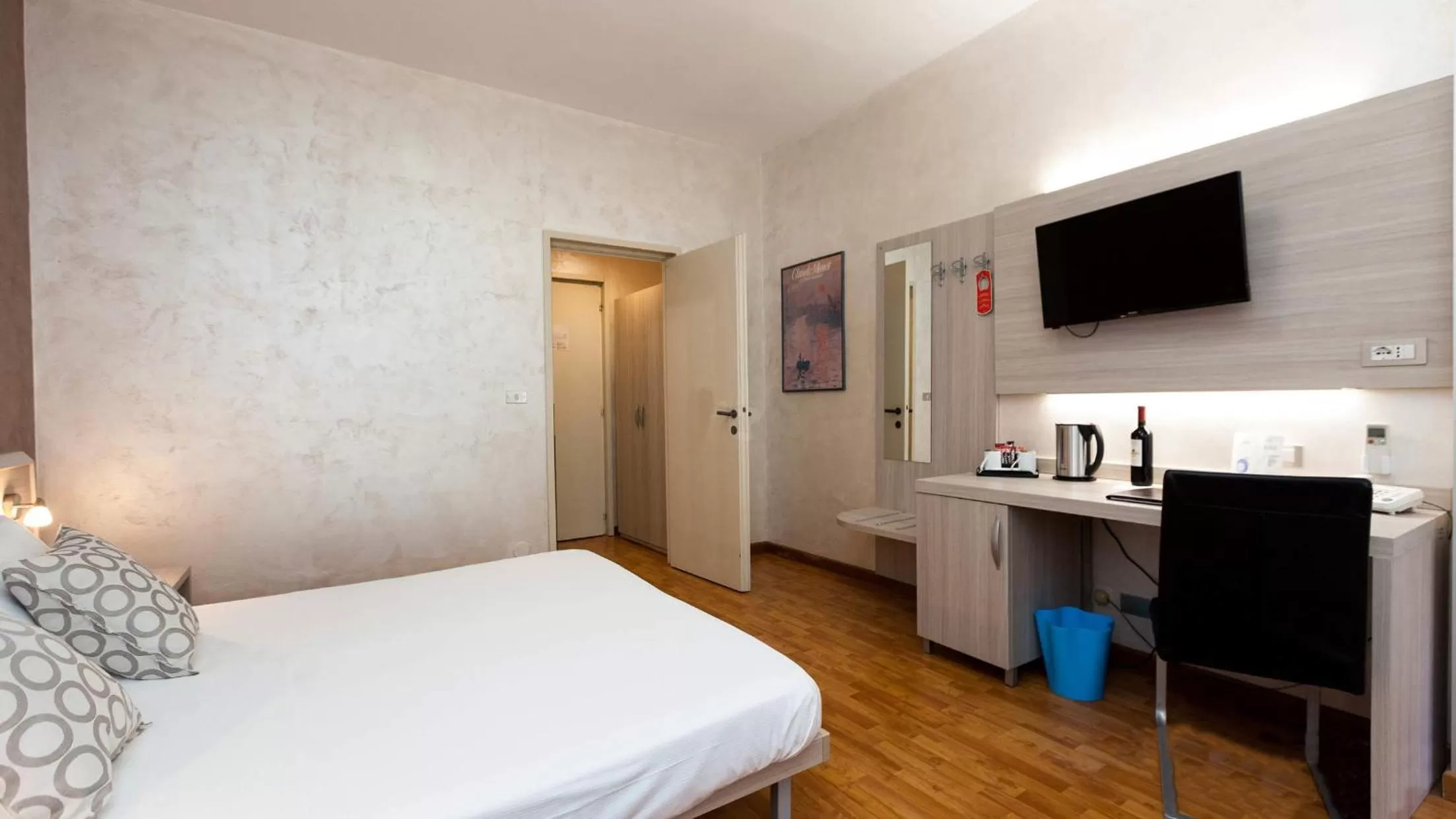 Photo of the whole room, Bed in Hotel Lis