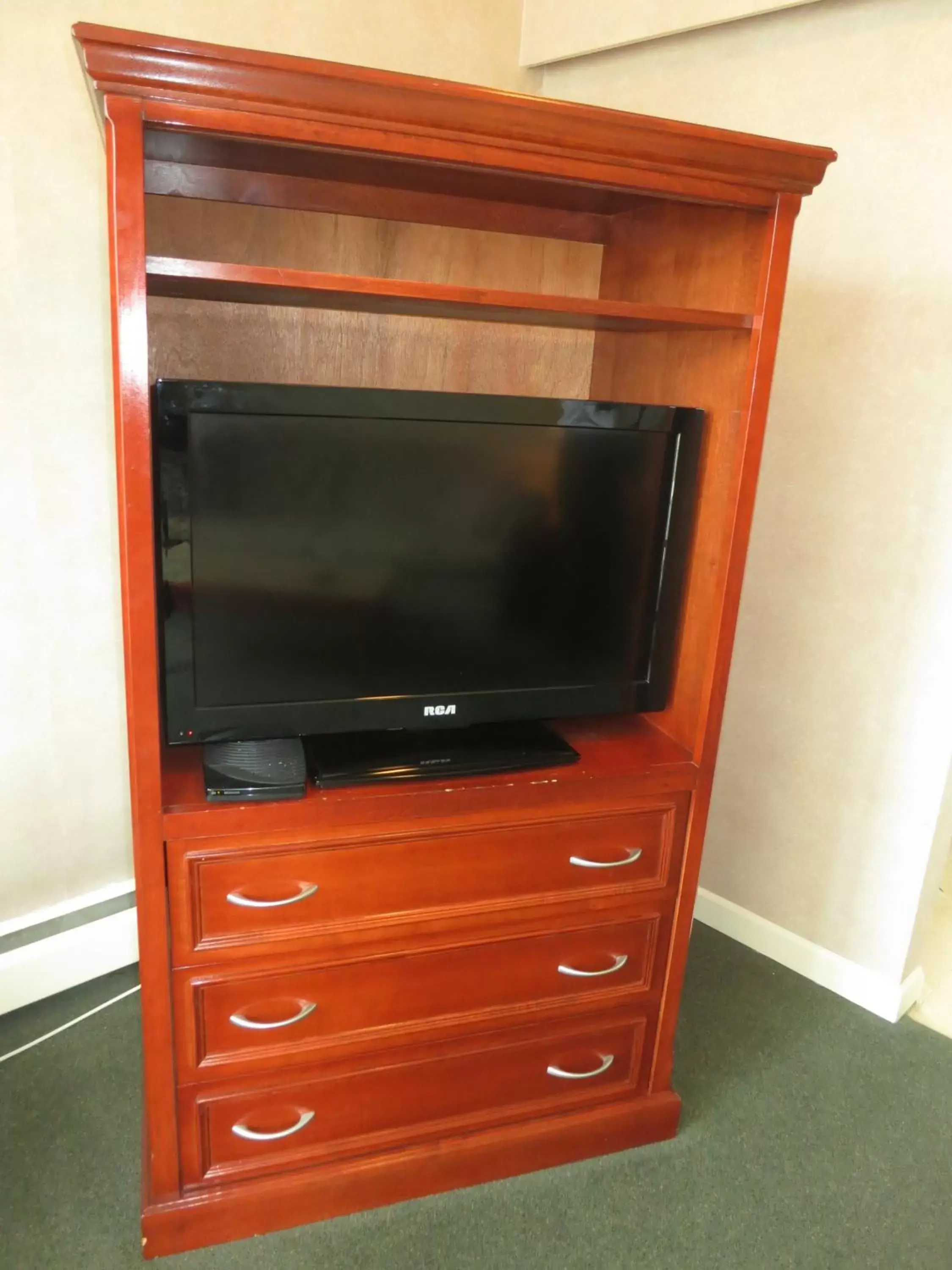 TV and multimedia, TV/Entertainment Center in Tropicana Suite Hotel