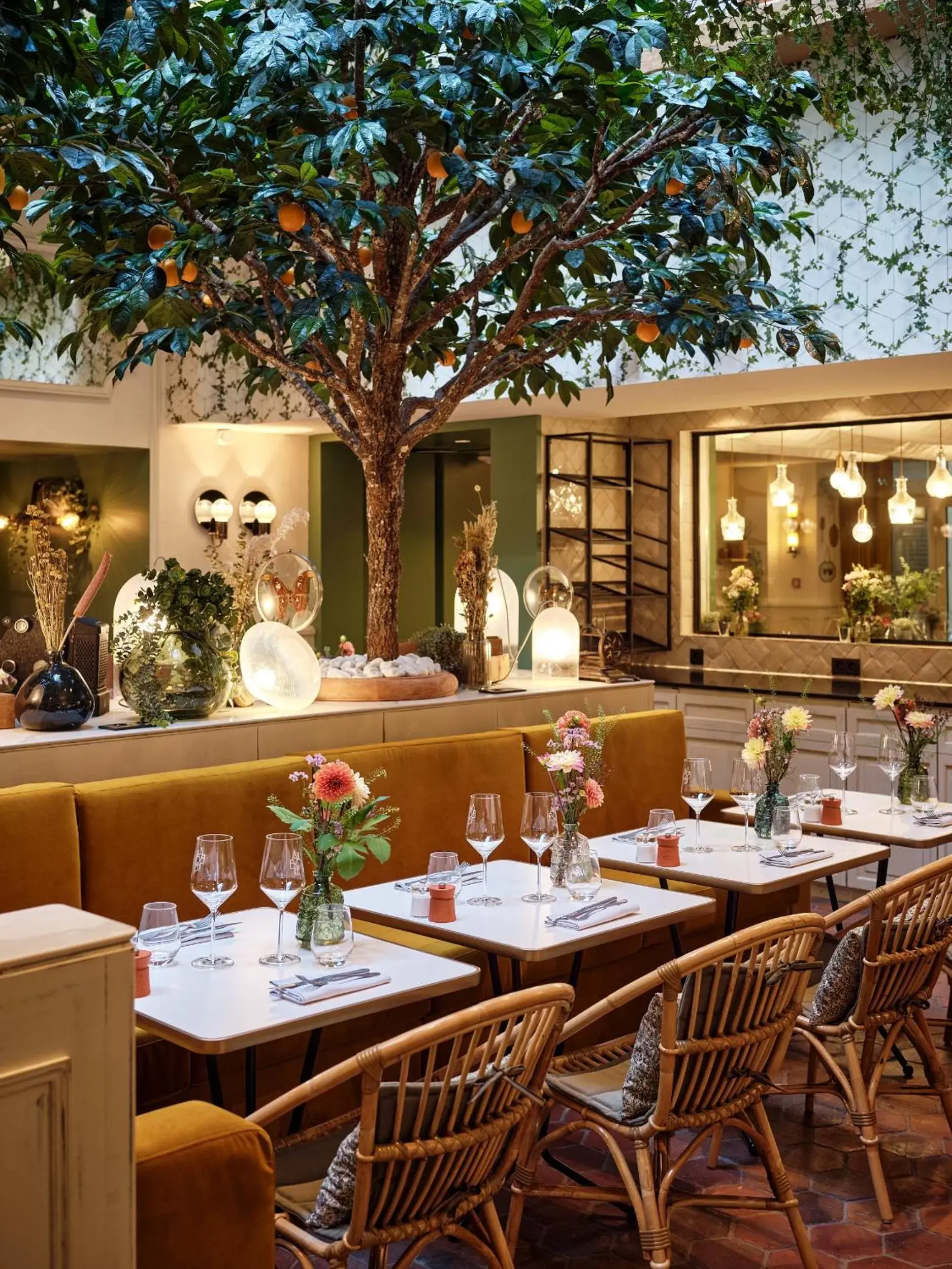 Restaurant/Places to Eat in Royal Madeleine Hotel & Spa