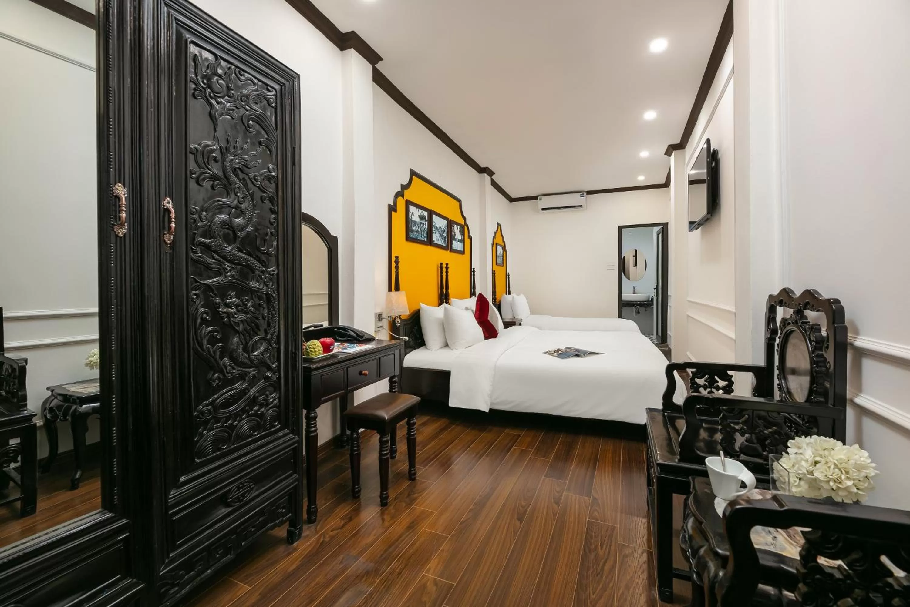 TV and multimedia, Bed in Silk Castle Hotel & Spa - Hanoi Old quarter