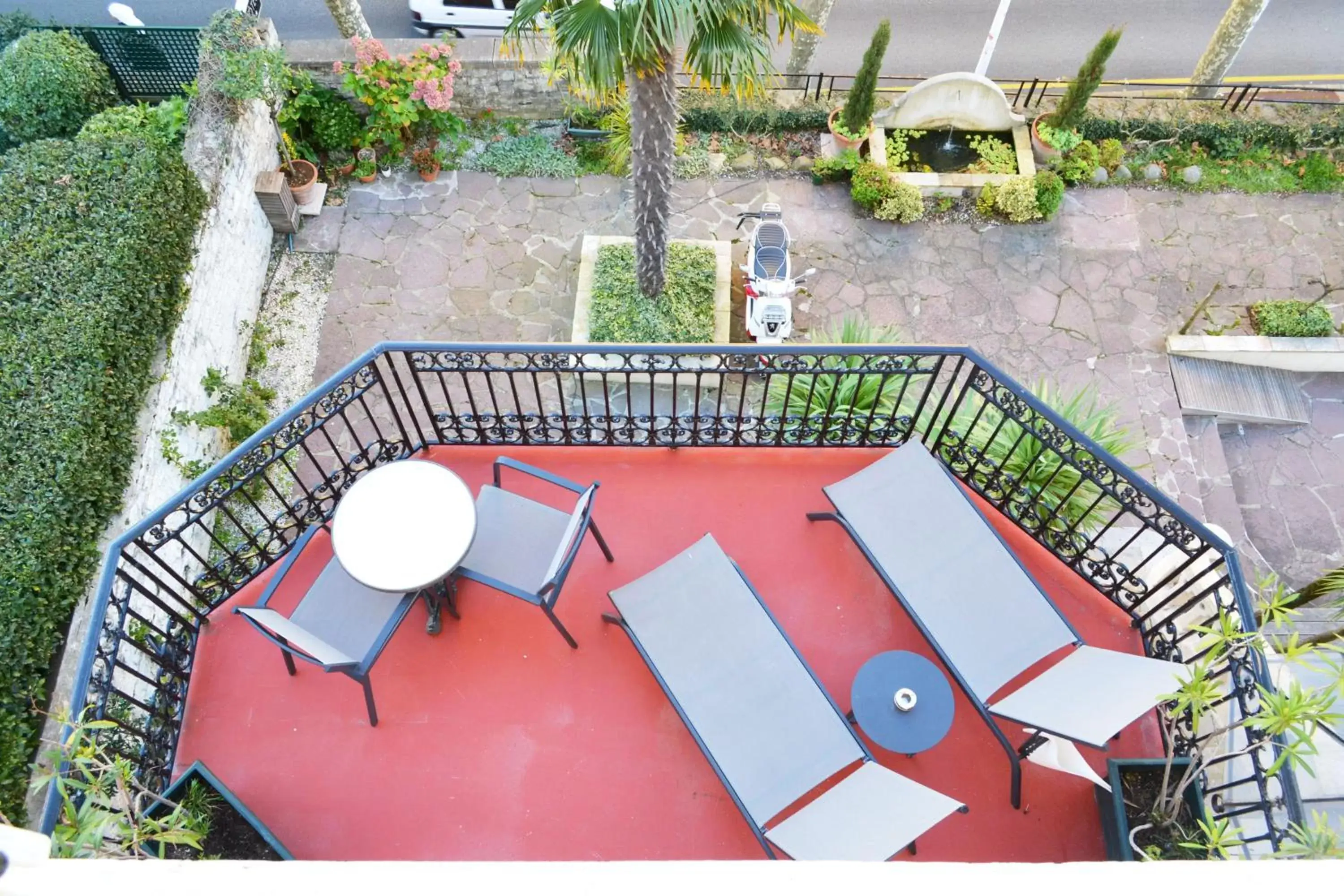 Balcony/Terrace in Hôtel & Espace Bien-être La Maison du Lierre