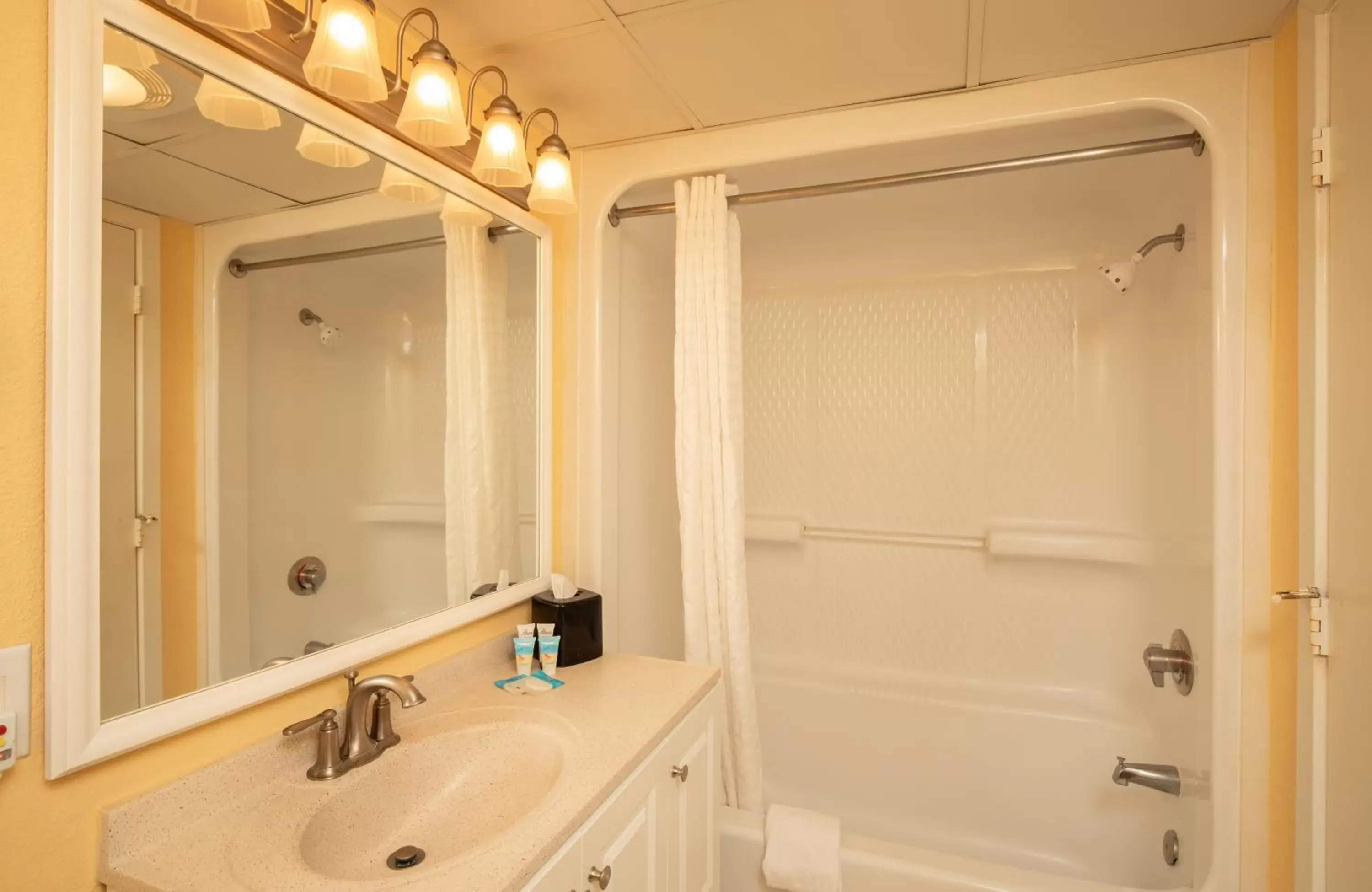 Bathroom in Grande Shores Ocean Resorts Condominiums