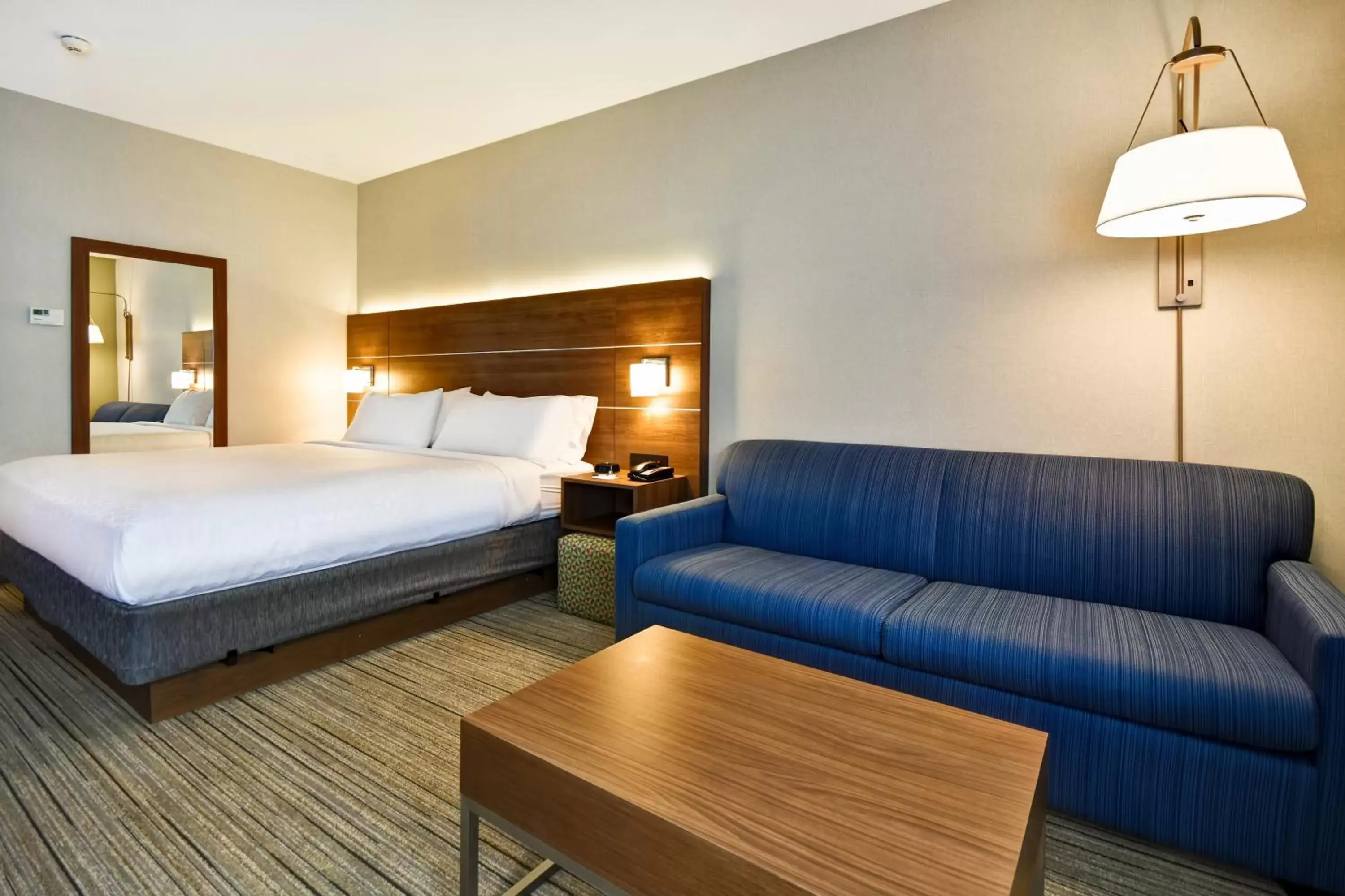 Photo of the whole room in Holiday Inn Express Newport North - Middletown, an IHG Hotel