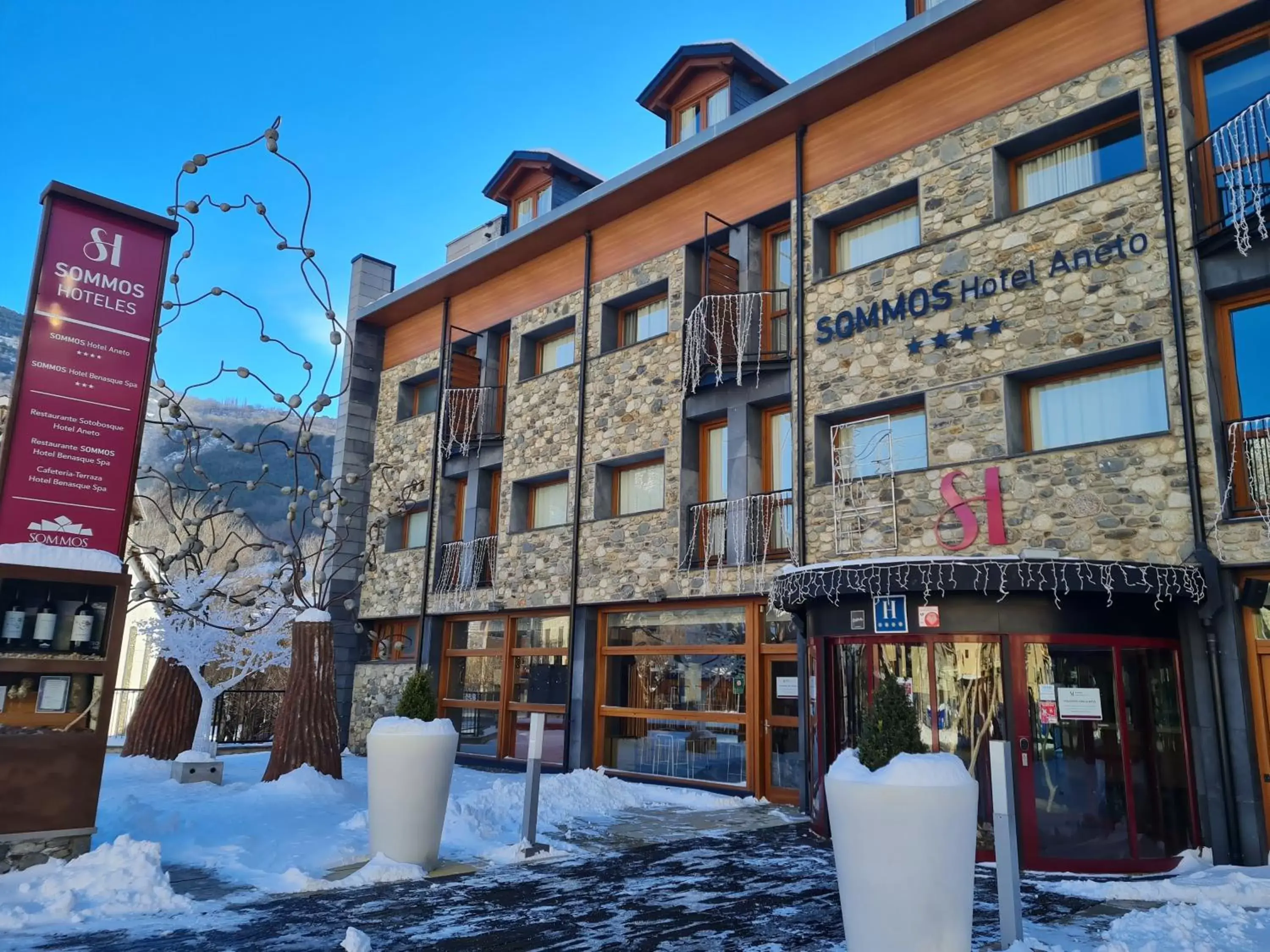 Property building, Winter in SOMMOS Hotel Aneto