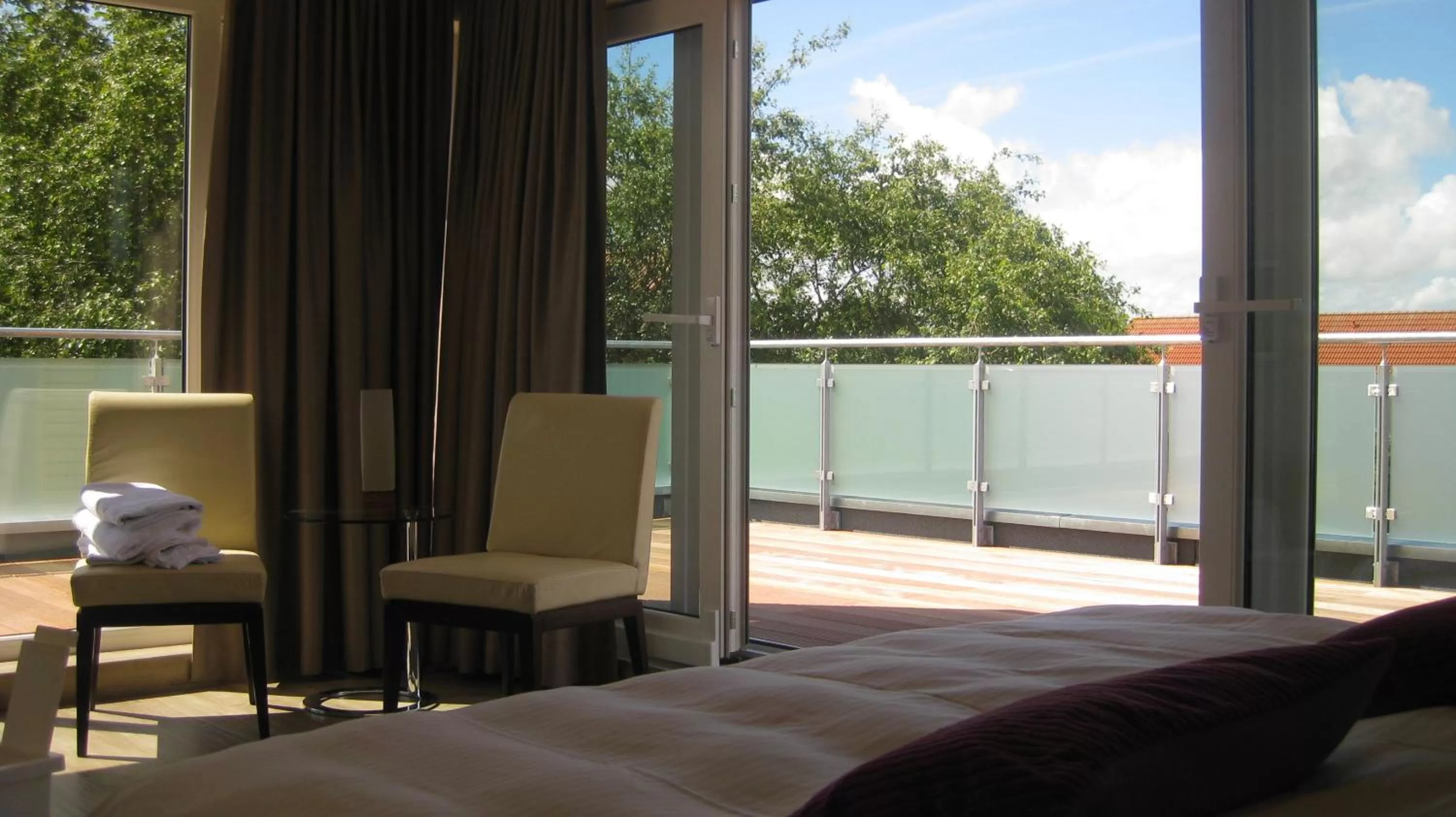 Balcony/Terrace, Bed in Hotel Insel Pension