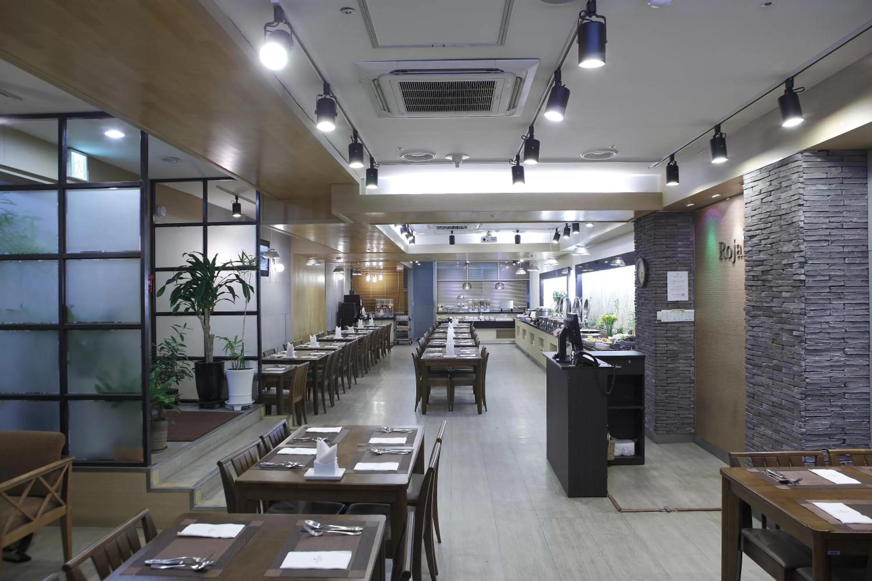 Restaurant/places to eat in Ramada by Wyndham Dongtan