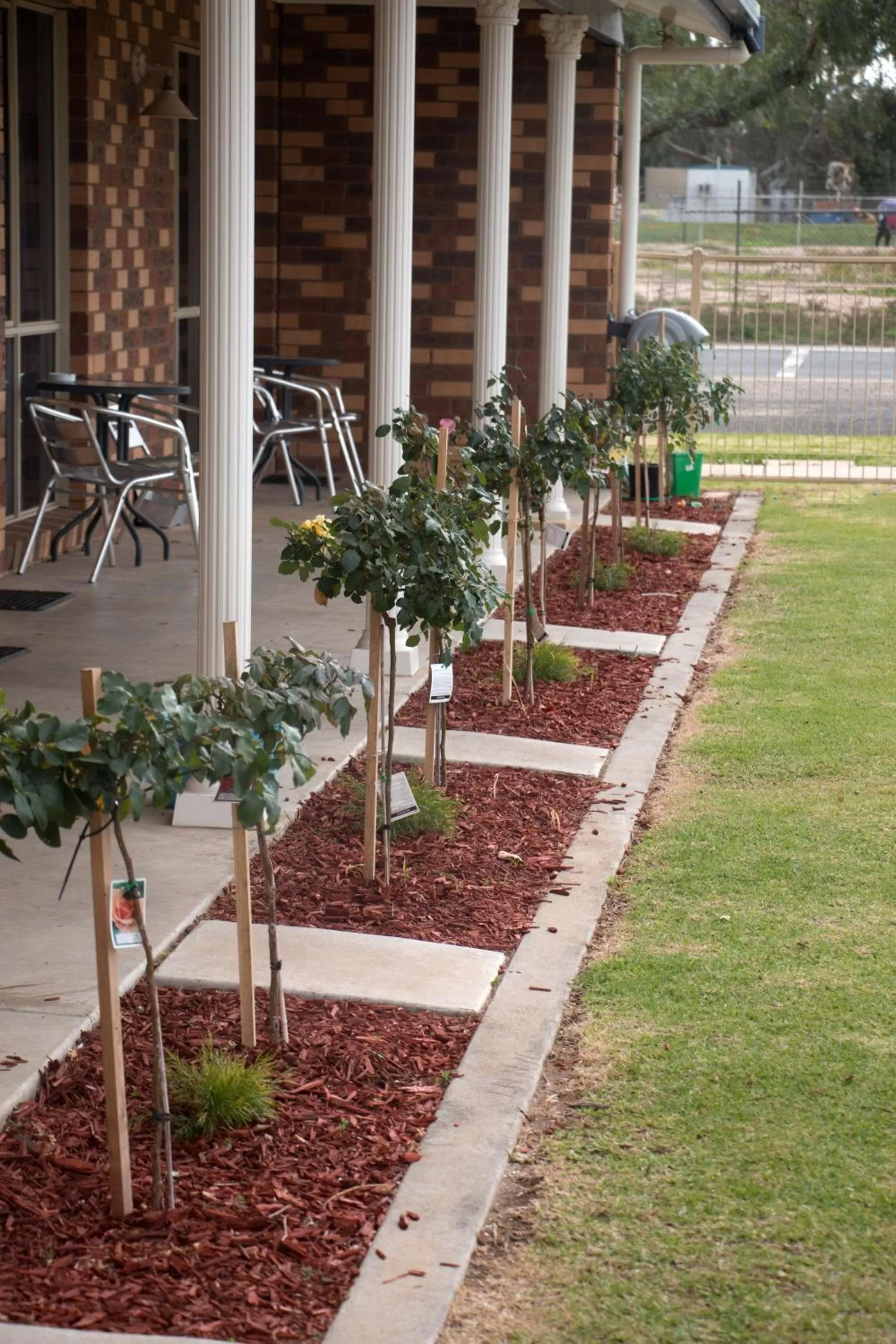 Garden in Highway Inn Motel