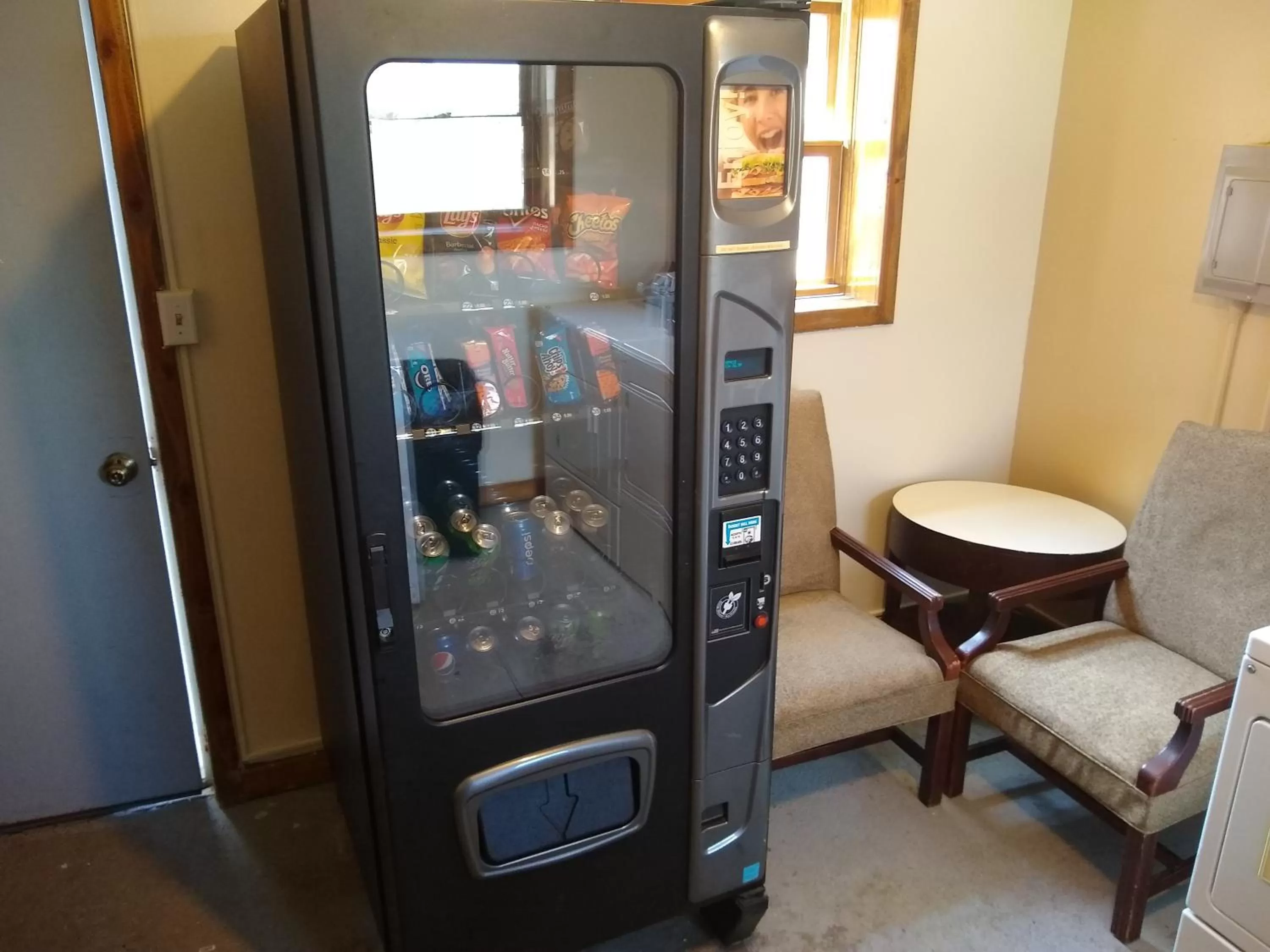 vending machine in Townhouse Motel
