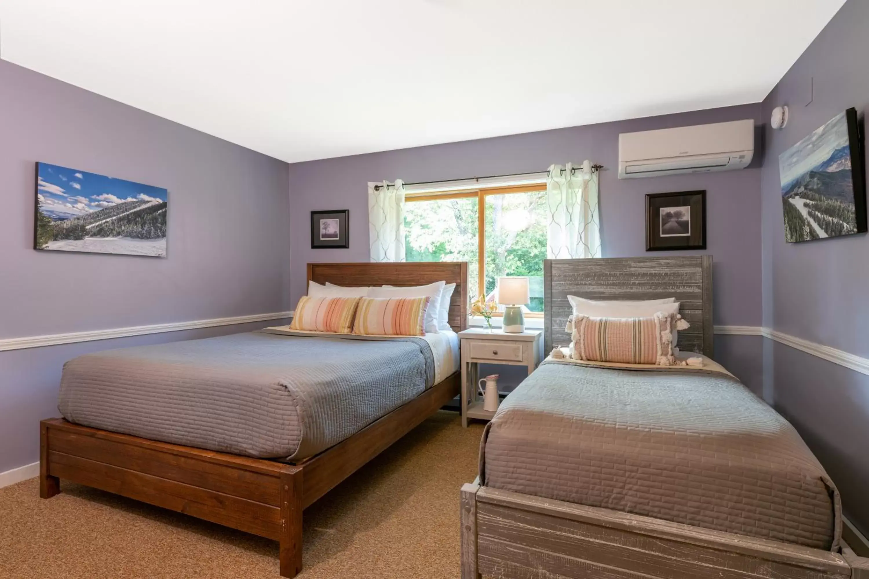 Bedroom, Bed in White Horse Lodge