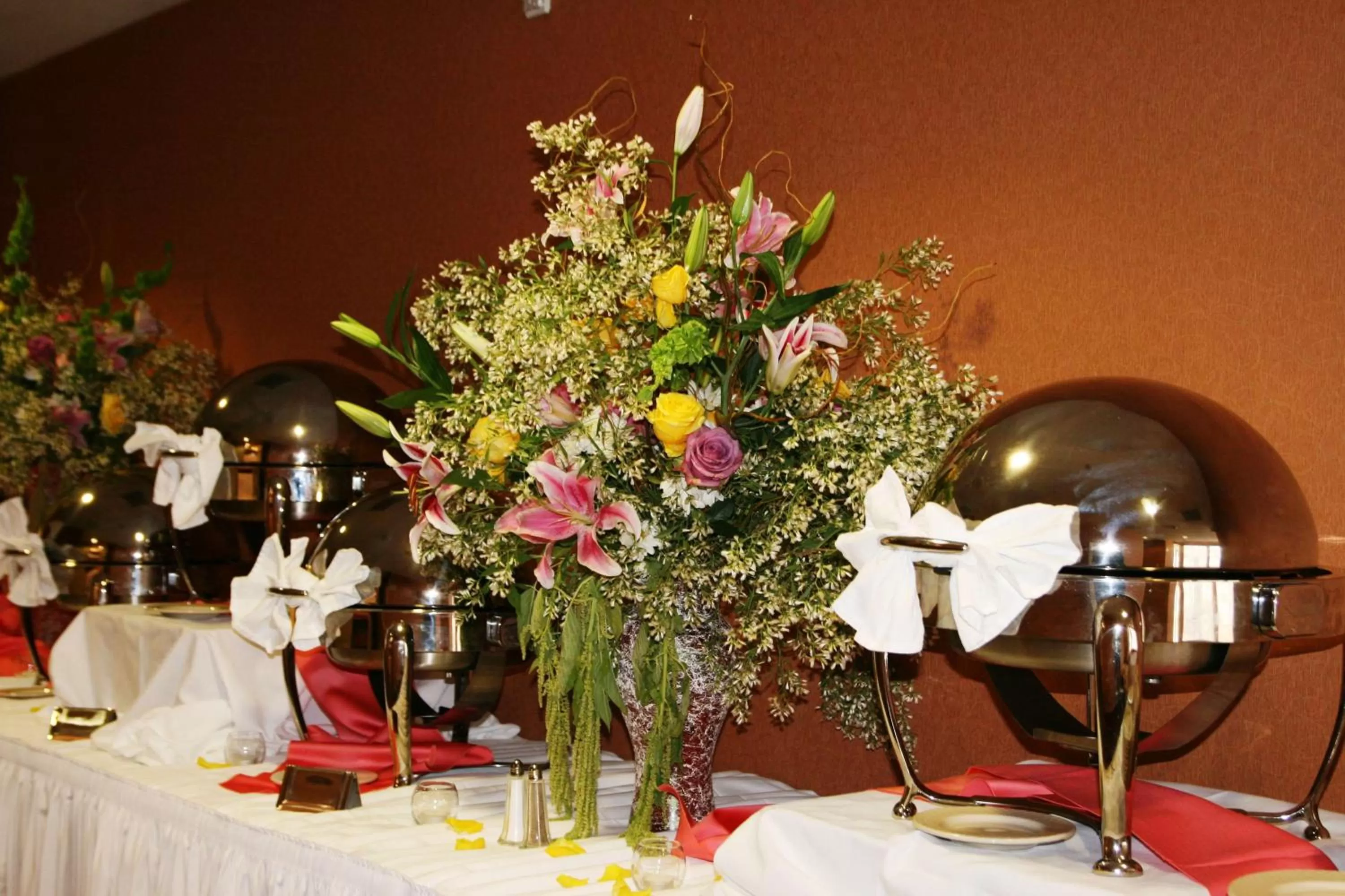Dining area in Hilton Garden Inn Birmingham/Trussville