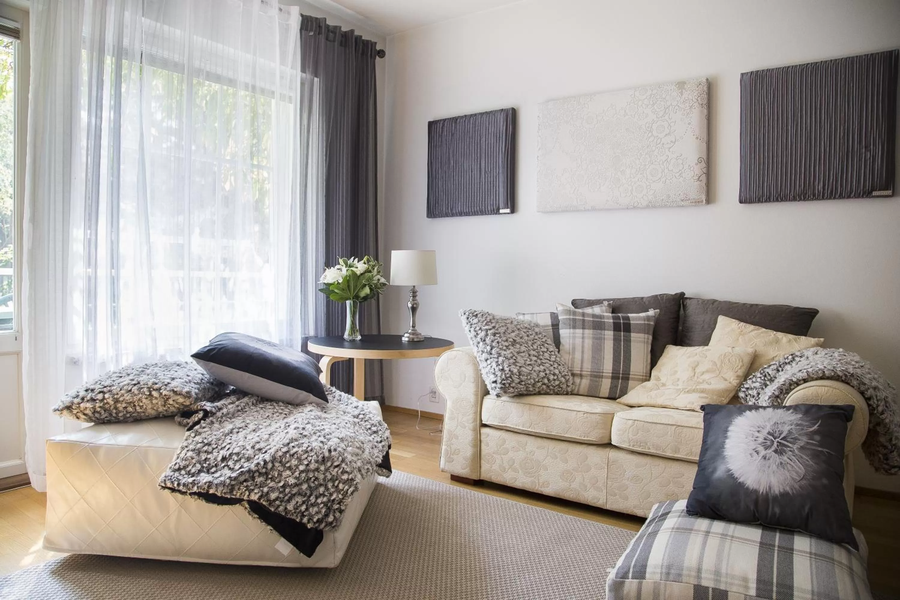 Communal lounge/ TV room in Hotelli-Ravintola Gasthaus Lohja