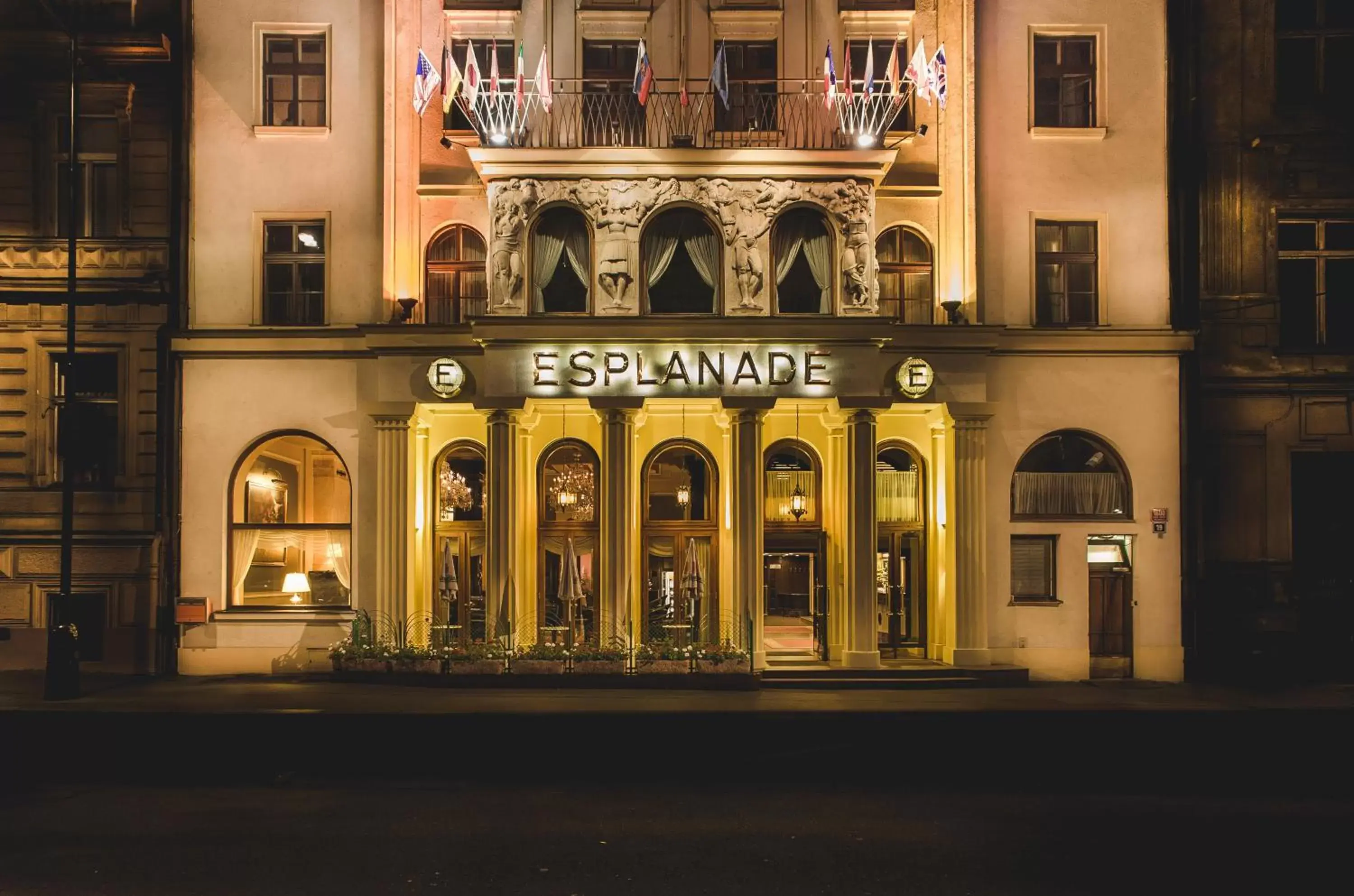 Facade/entrance in Esplanade Prague