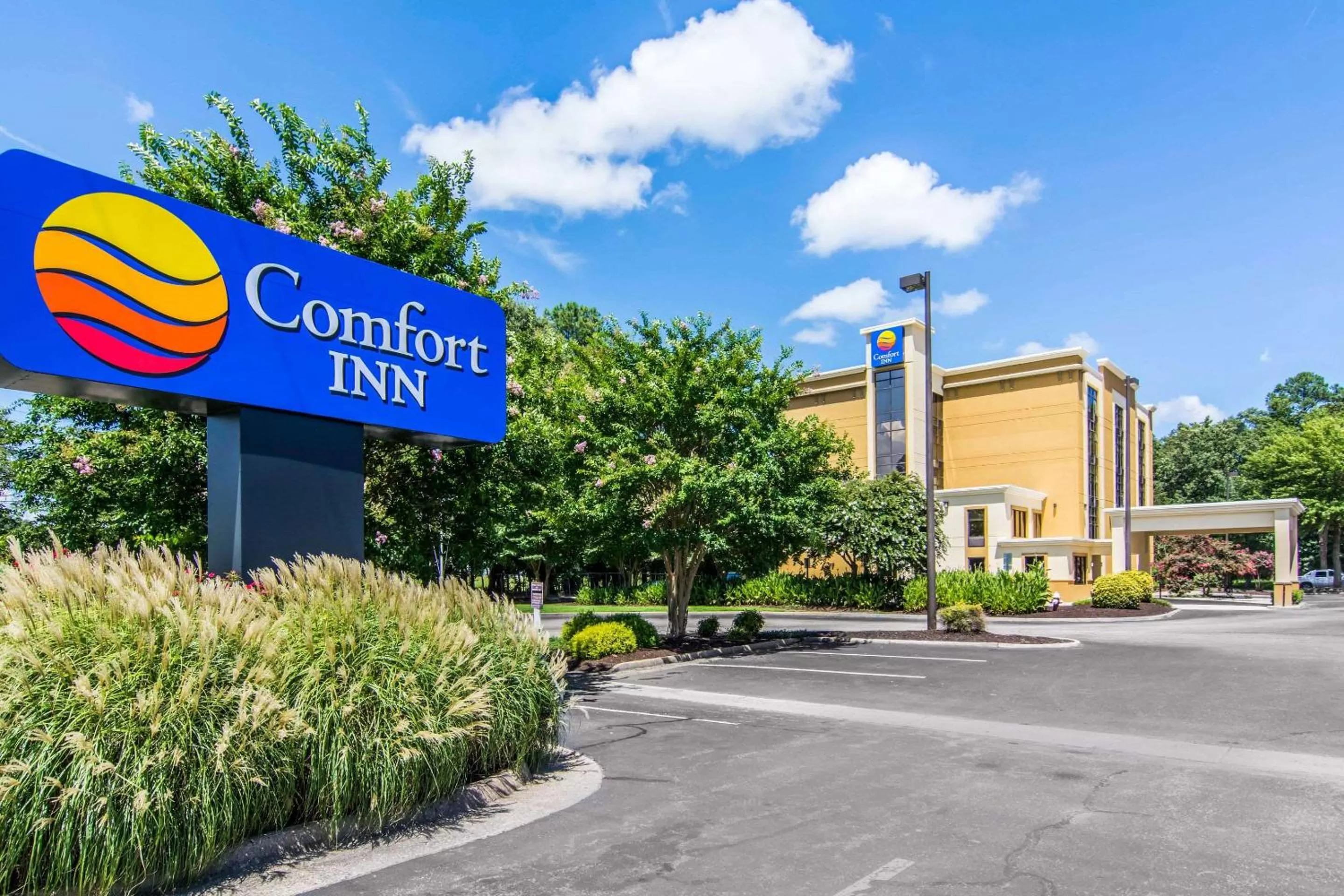 Property building in Comfort Inn Newport News-Williamsburg East
