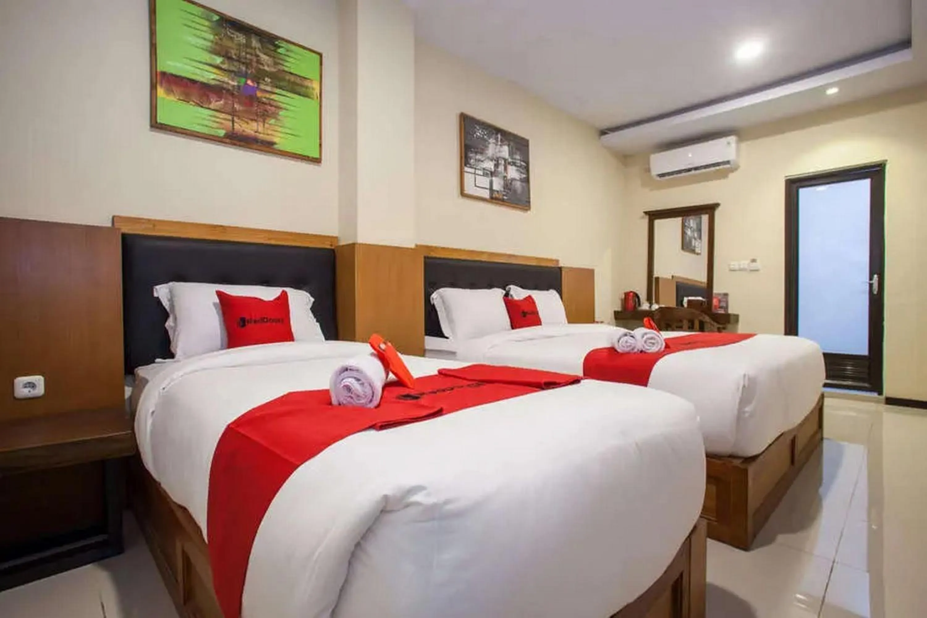 Bed in RedDoorz Premium @ Jalan Cengkeh Malang