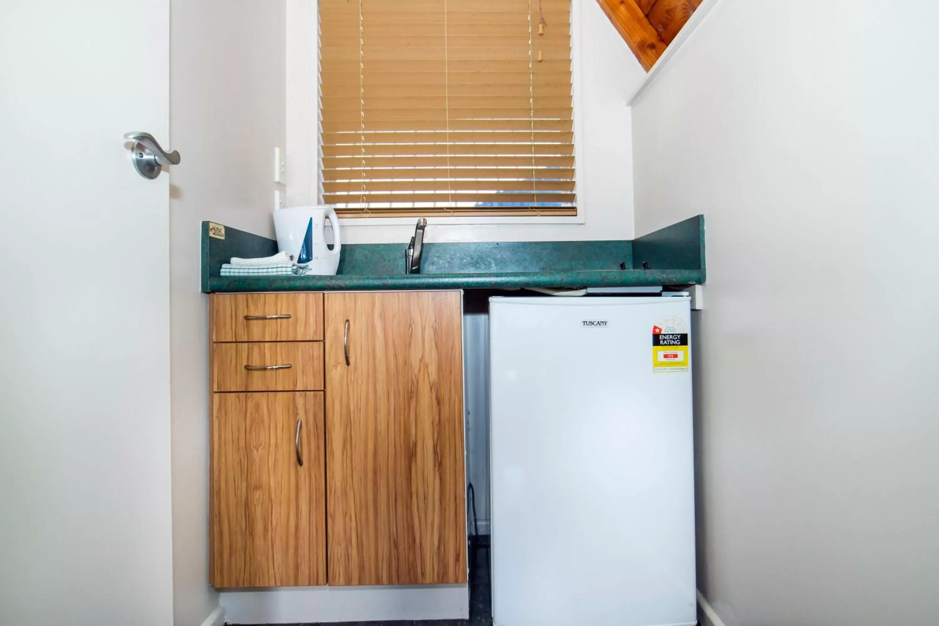 Kitchen or kitchenette, Kitchen/Kitchenette in Mountain Chalets Motel