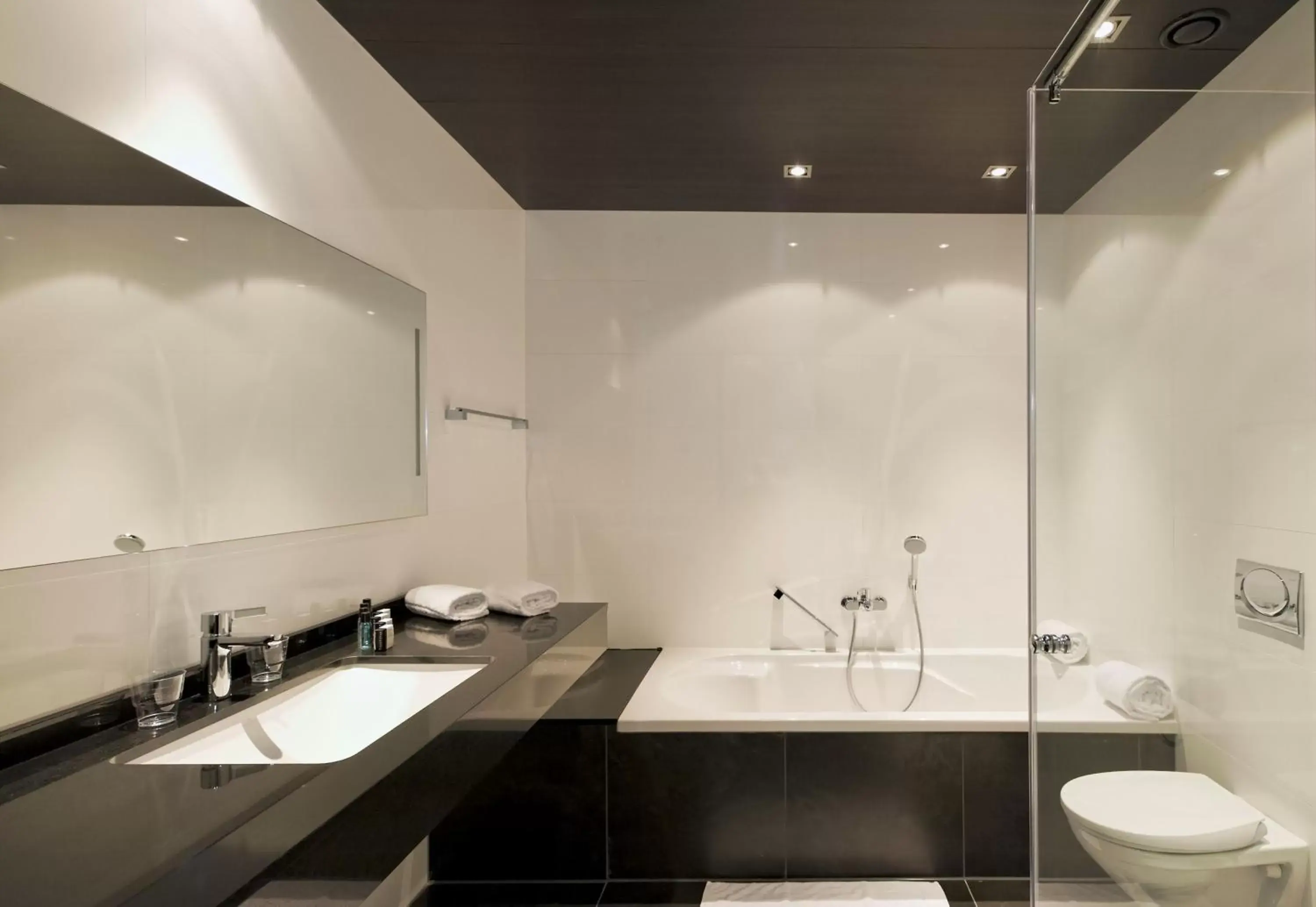 Comfort Double or Twin Room in Van der Valk Hotel Houten Utrecht Comfort Double or Twin Room in Van der Valk Hotel Houten Utrecht