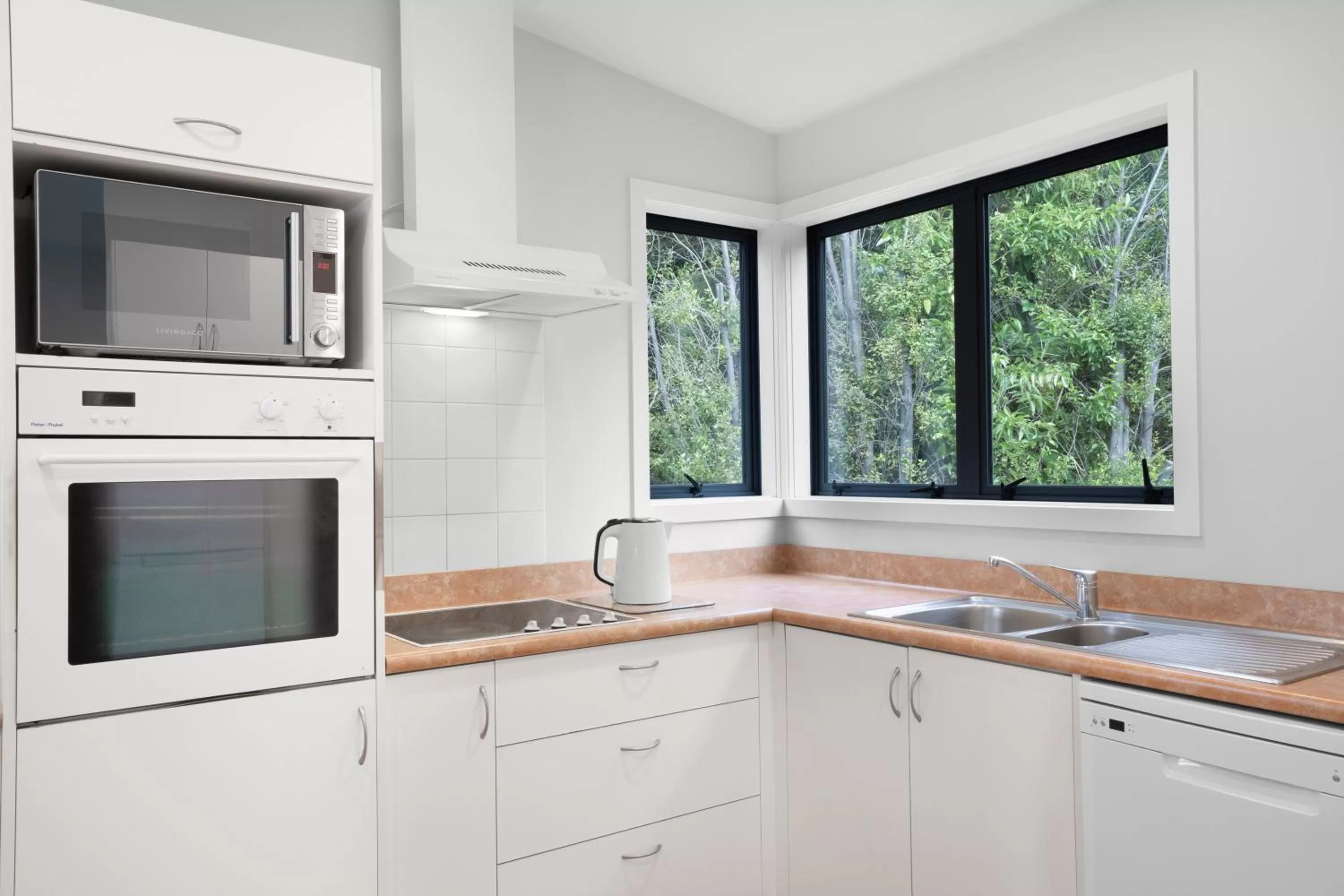 Kitchen or kitchenette in Mantra The Point