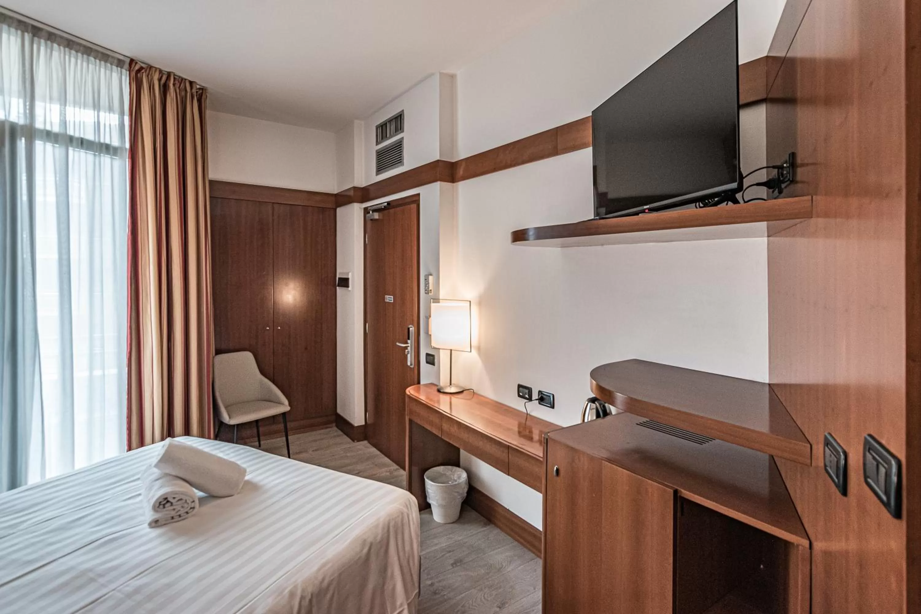 TV and multimedia, Bed in BB Hotels Smarthotel Re Milano Nord