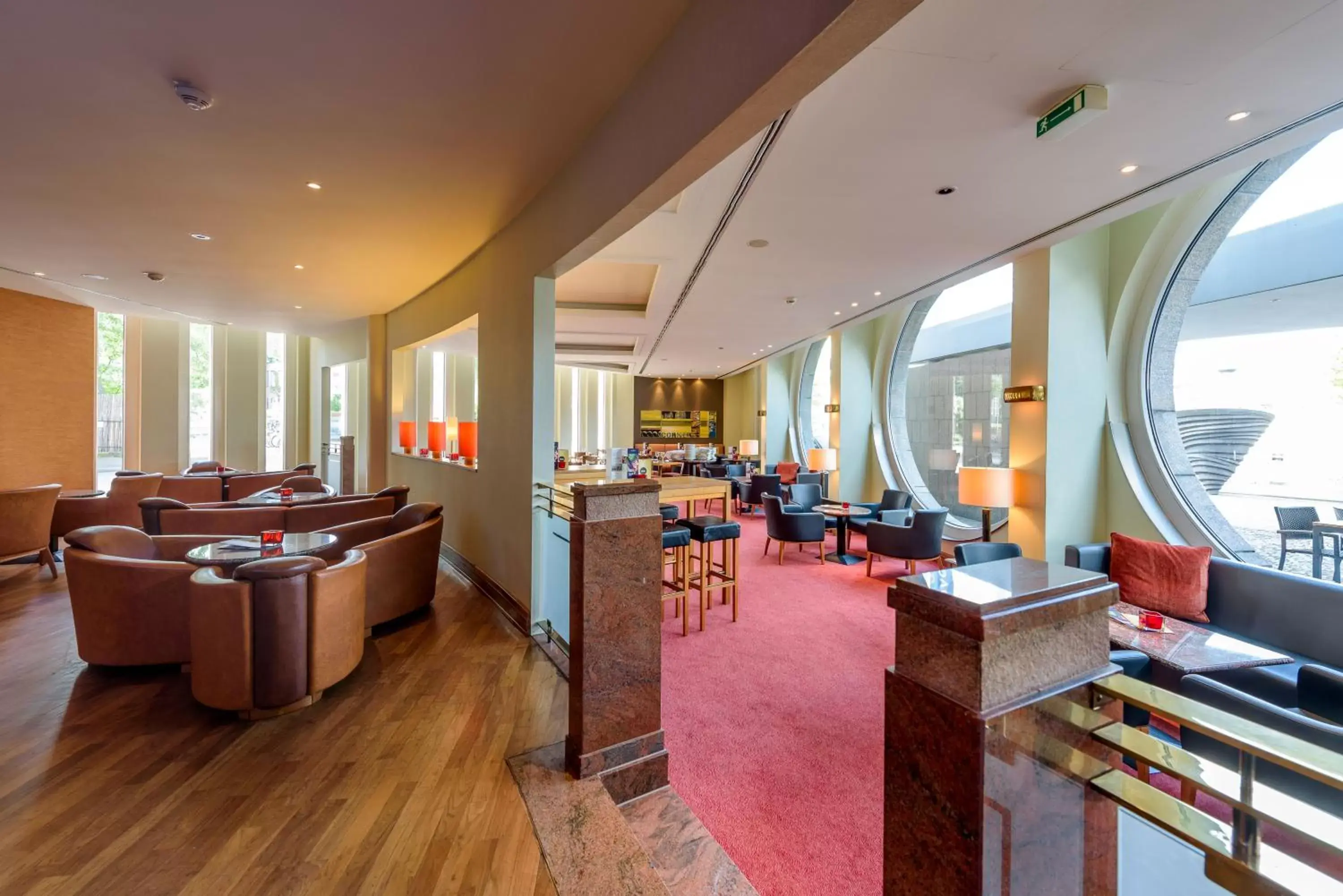 Lounge or bar, Restaurant/Places to Eat in Novotel Freiburg am Konzerthaus